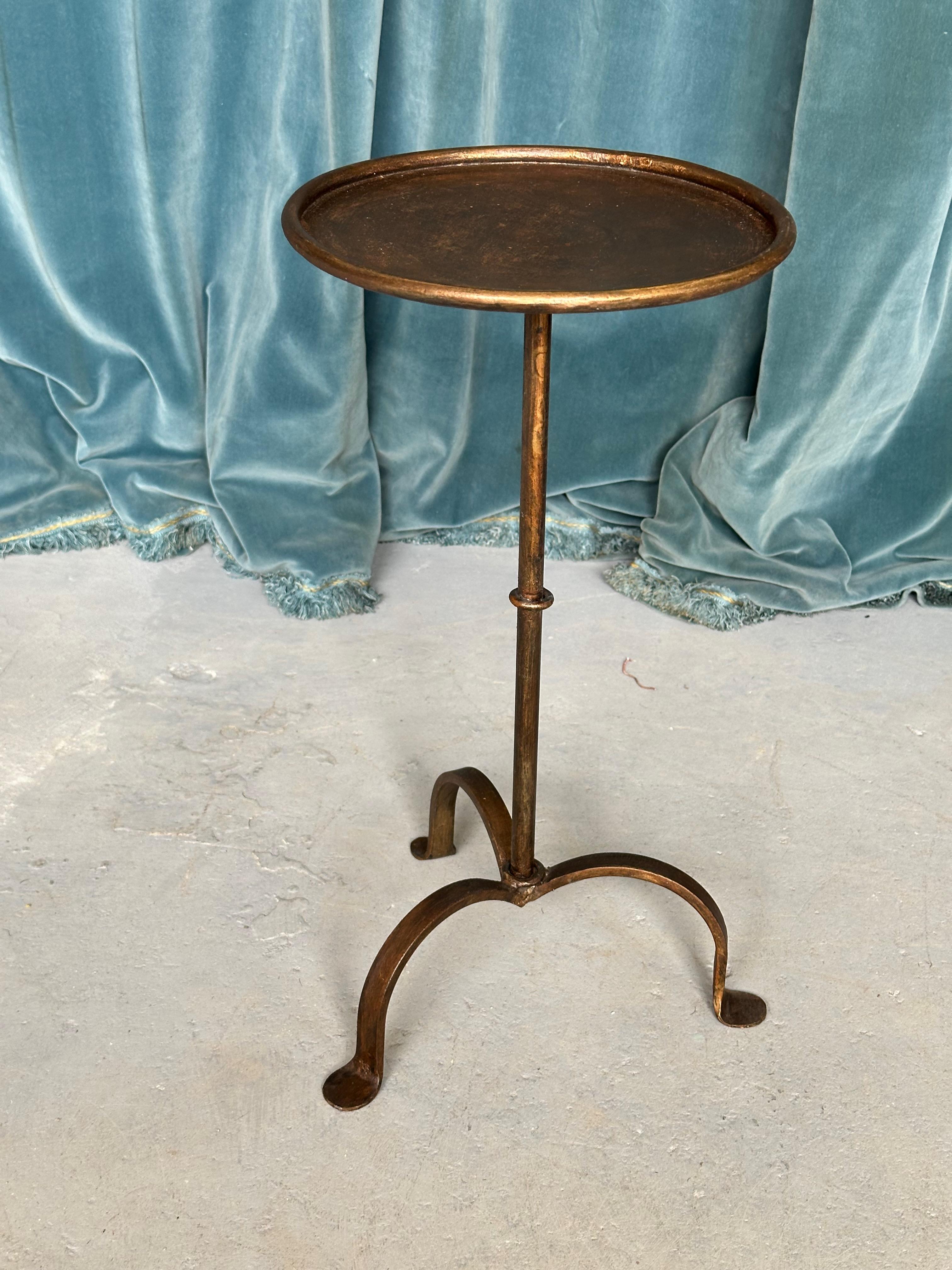 Small Spanish Gilt Iron Drinks Table on a Curved Tripod Base For Sale 1