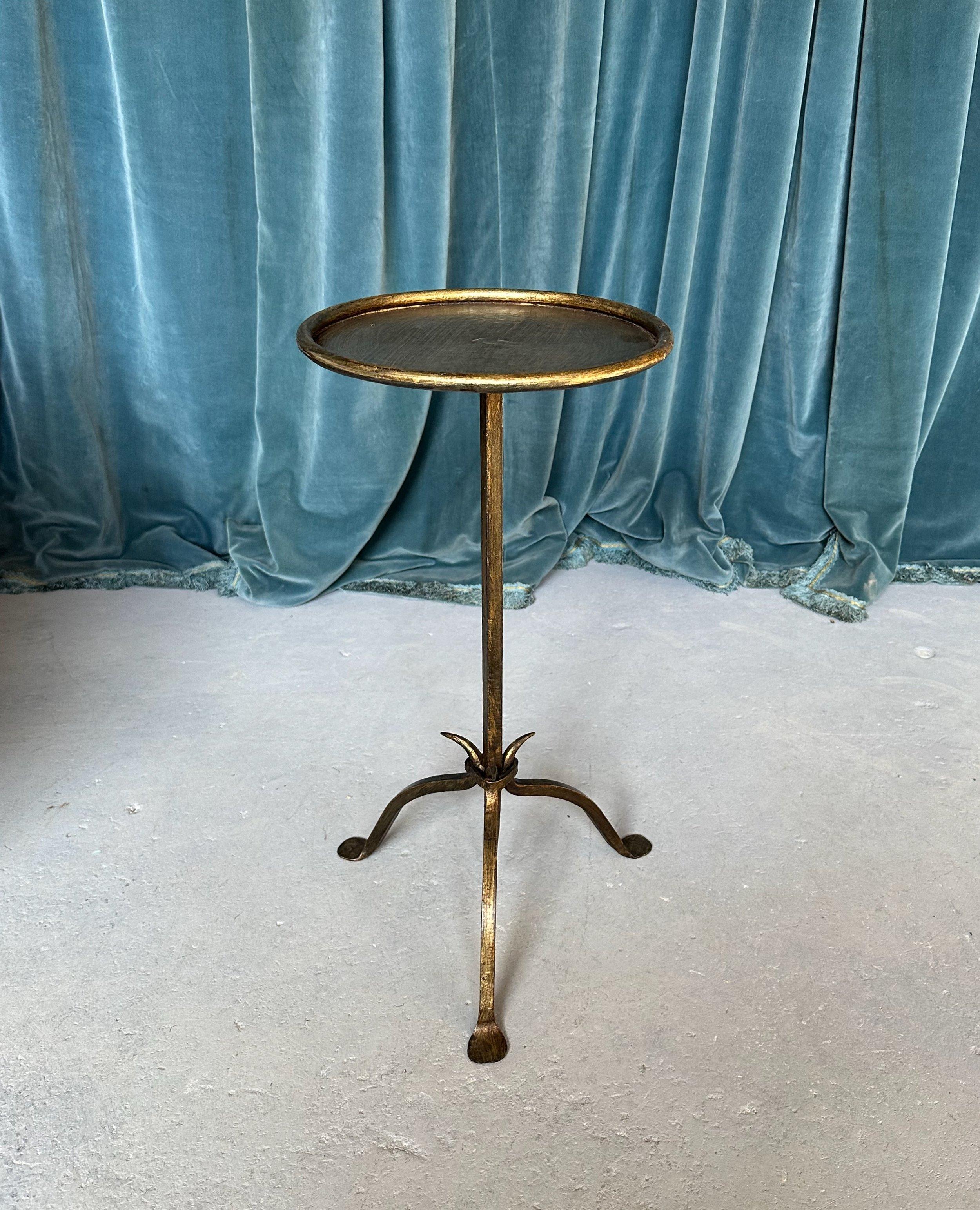 Small Spanish Gilt Iron Drinks Table with Pointed Stem For Sale 8