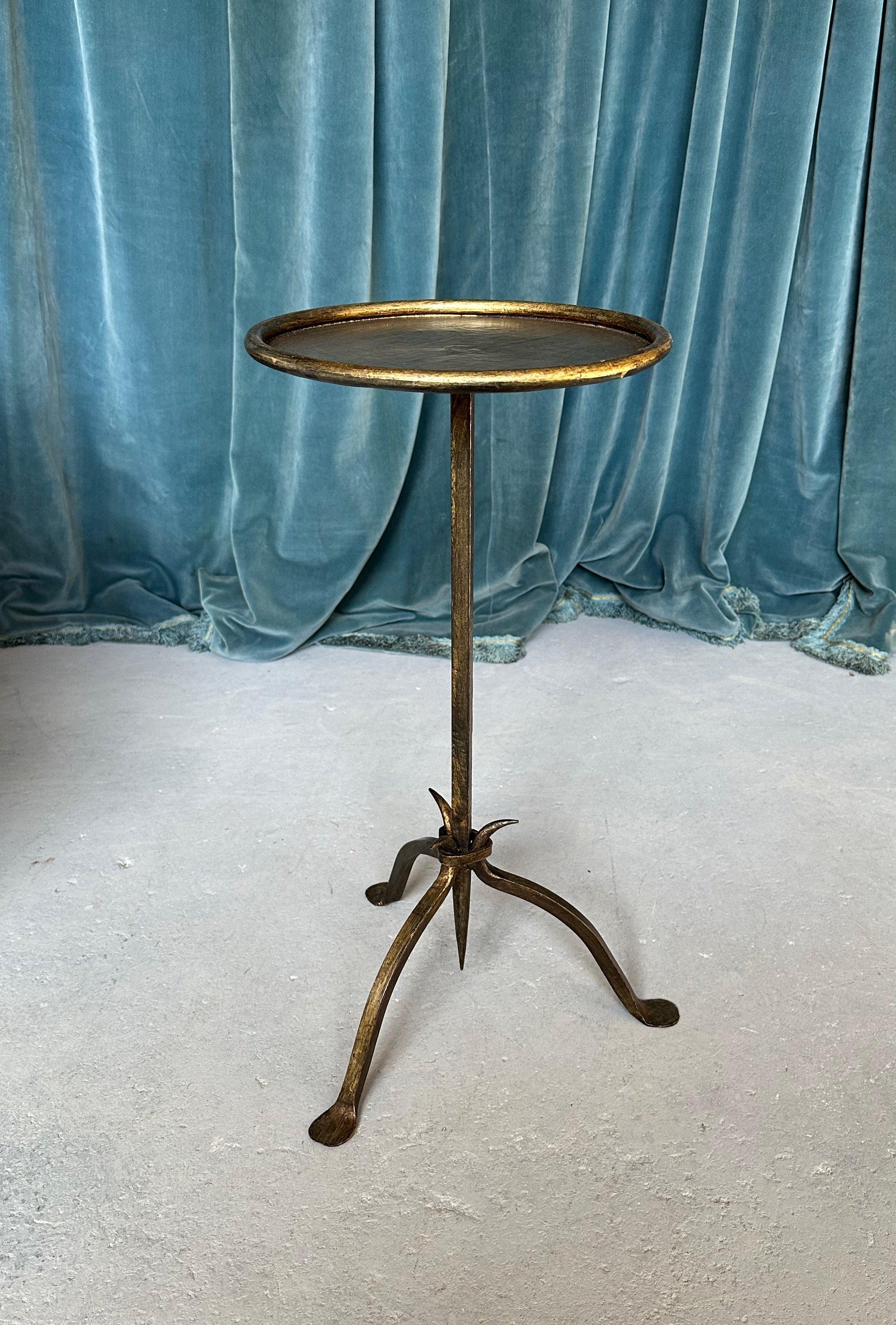 Small Spanish Gilt Iron Drinks Table with Pointed Stem For Sale 1
