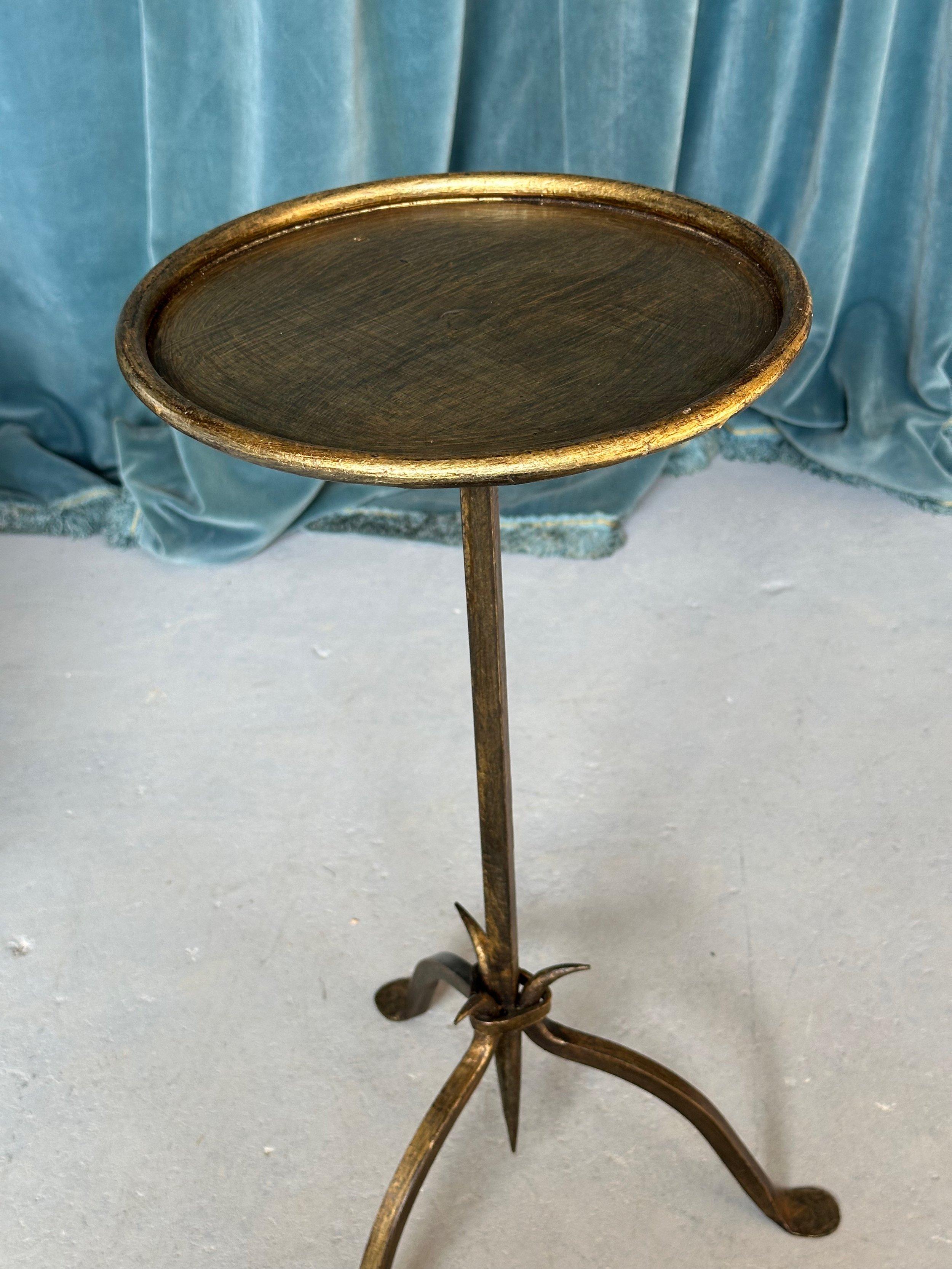 Small Spanish Gilt Iron Drinks Table with Pointed Stem For Sale 2