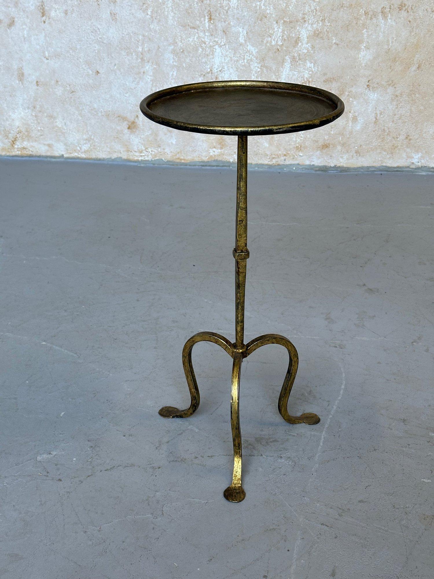 Small Spanish Iron Drinks Table on a Tripod Base For Sale 8