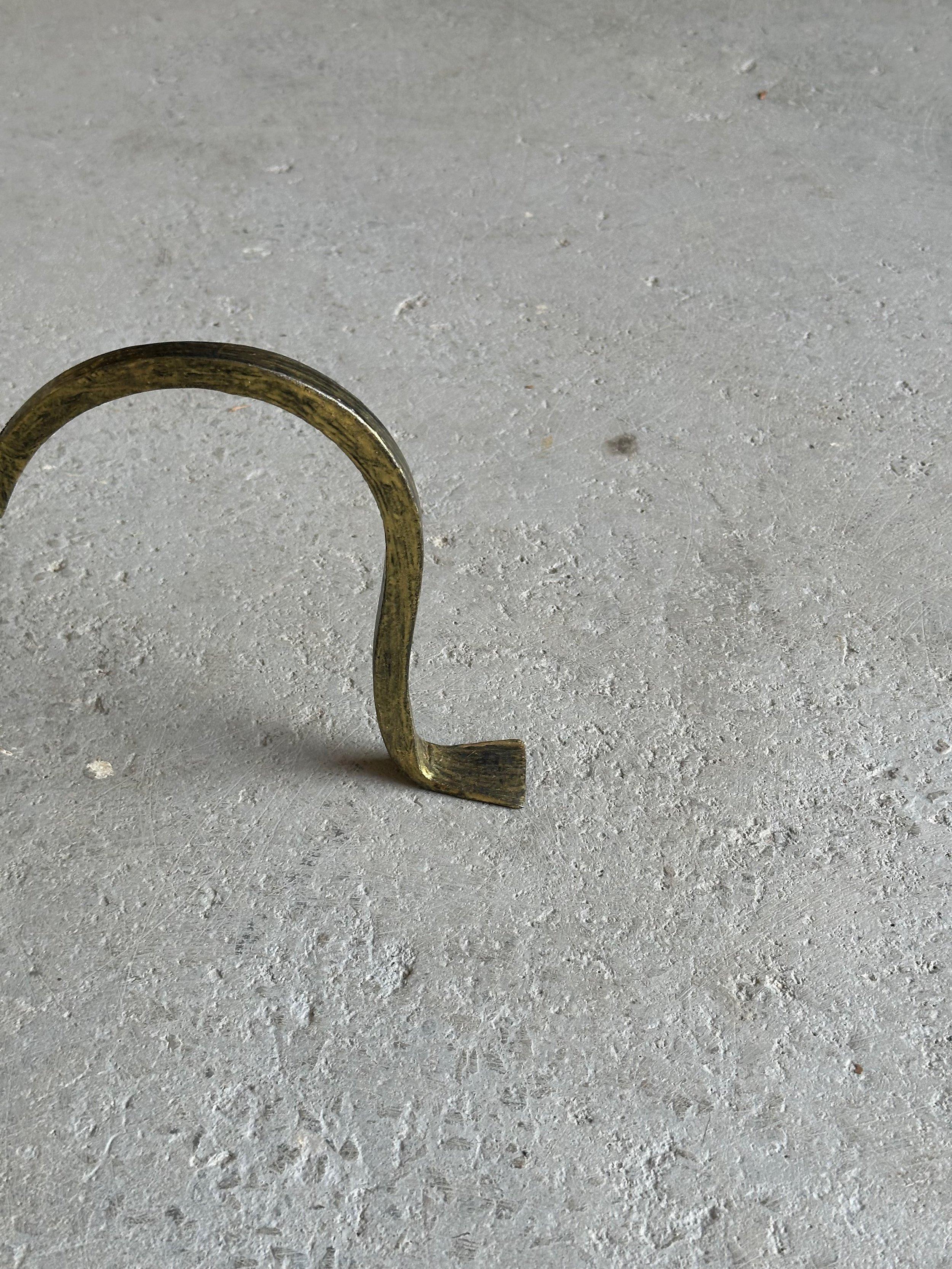 Small Spanish Iron Drinks Table on a Tripod Base In Good Condition For Sale In Buchanan, NY