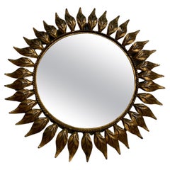 Petit miroir espagnol rond en métal doré Sunburst