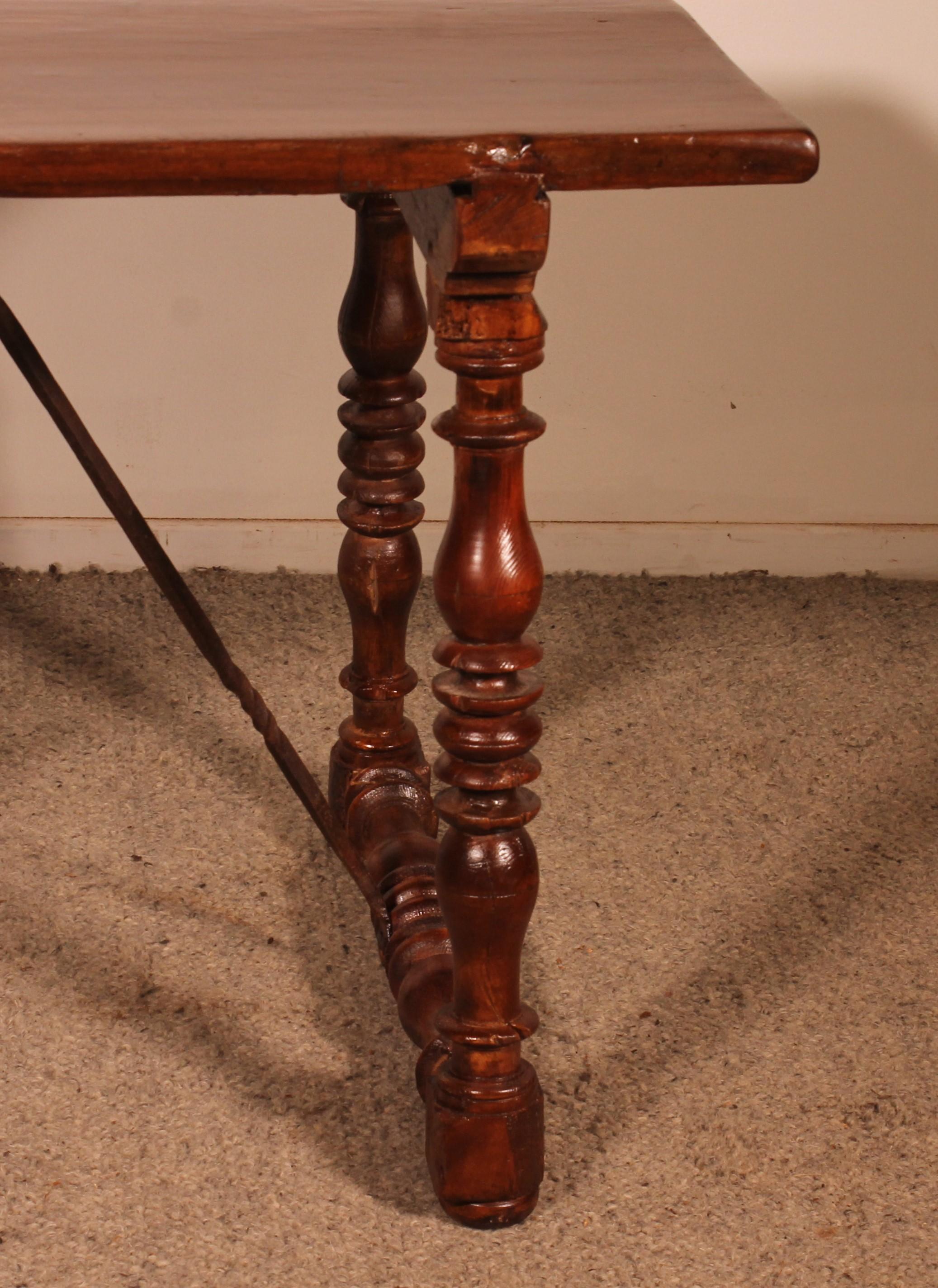 Louis XIII Small Spanish Table From The 17th Century For Sale