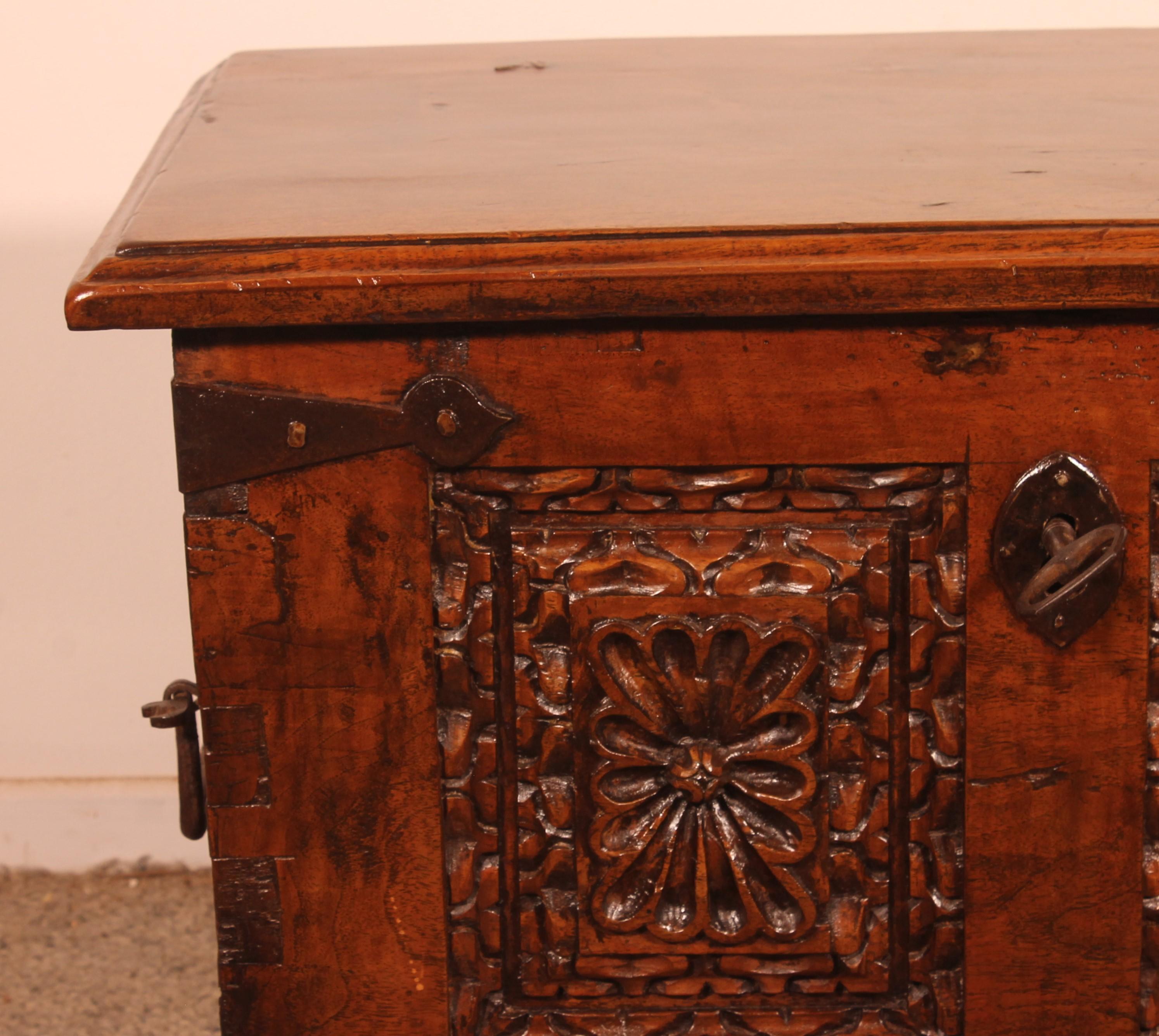 Small Spanish Walnut Chest - 17th Century For Sale at 1stDibs