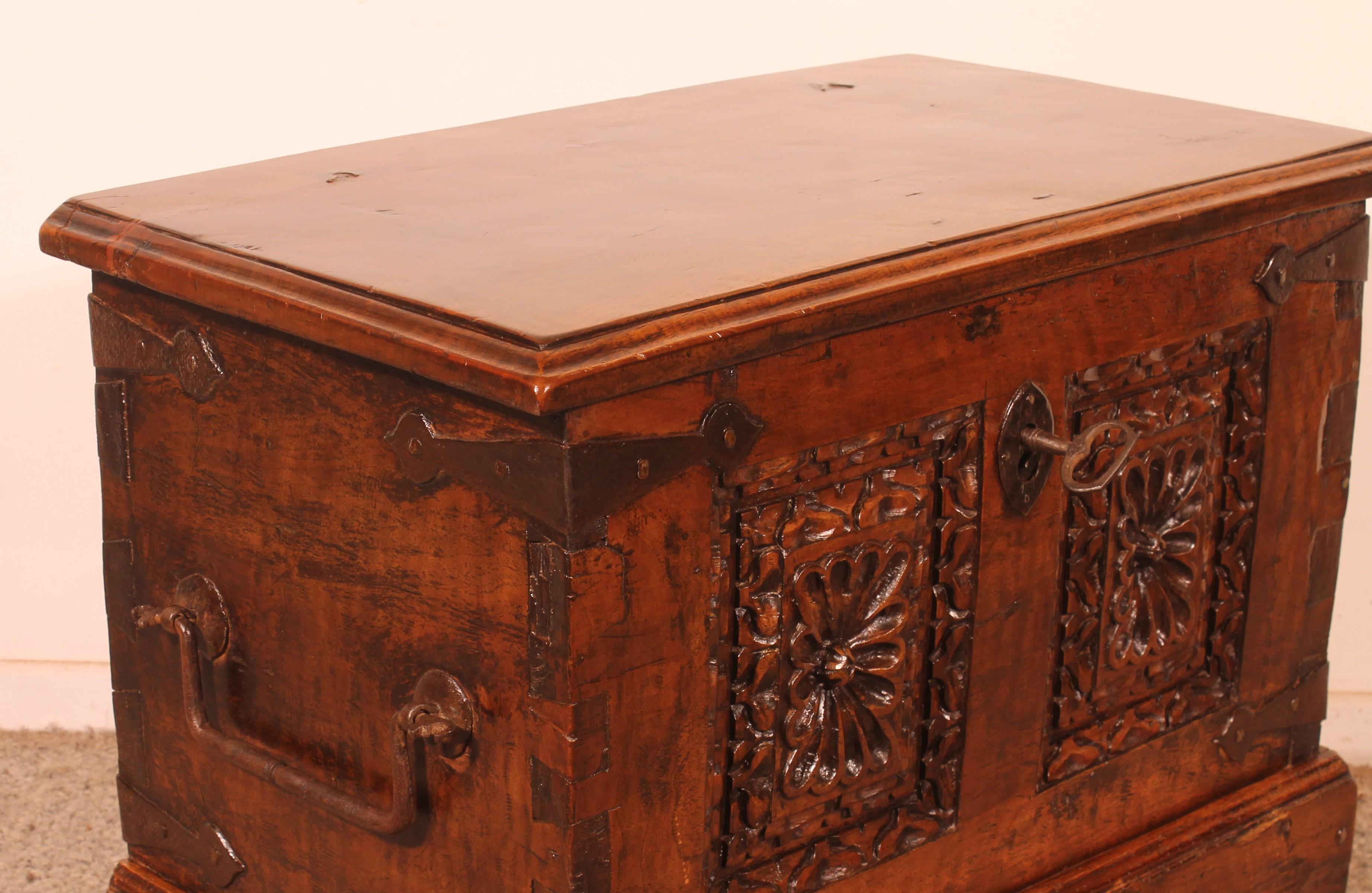 Small Spanish Walnut Chest - 17th Century For Sale at 1stDibs