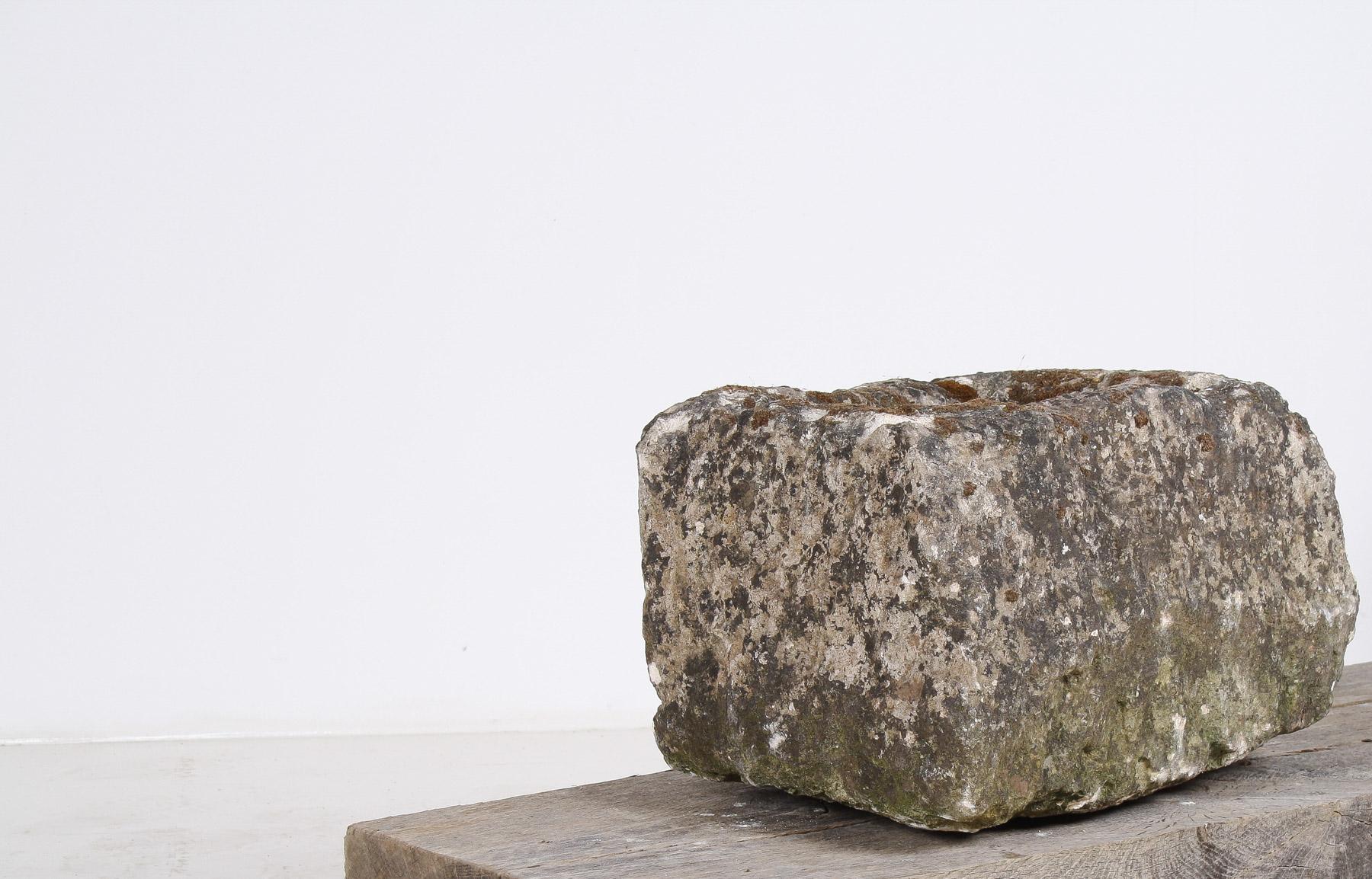 Petit pot Bonsai carré antique Wabi Sabi en pierre sculptée en vente 3