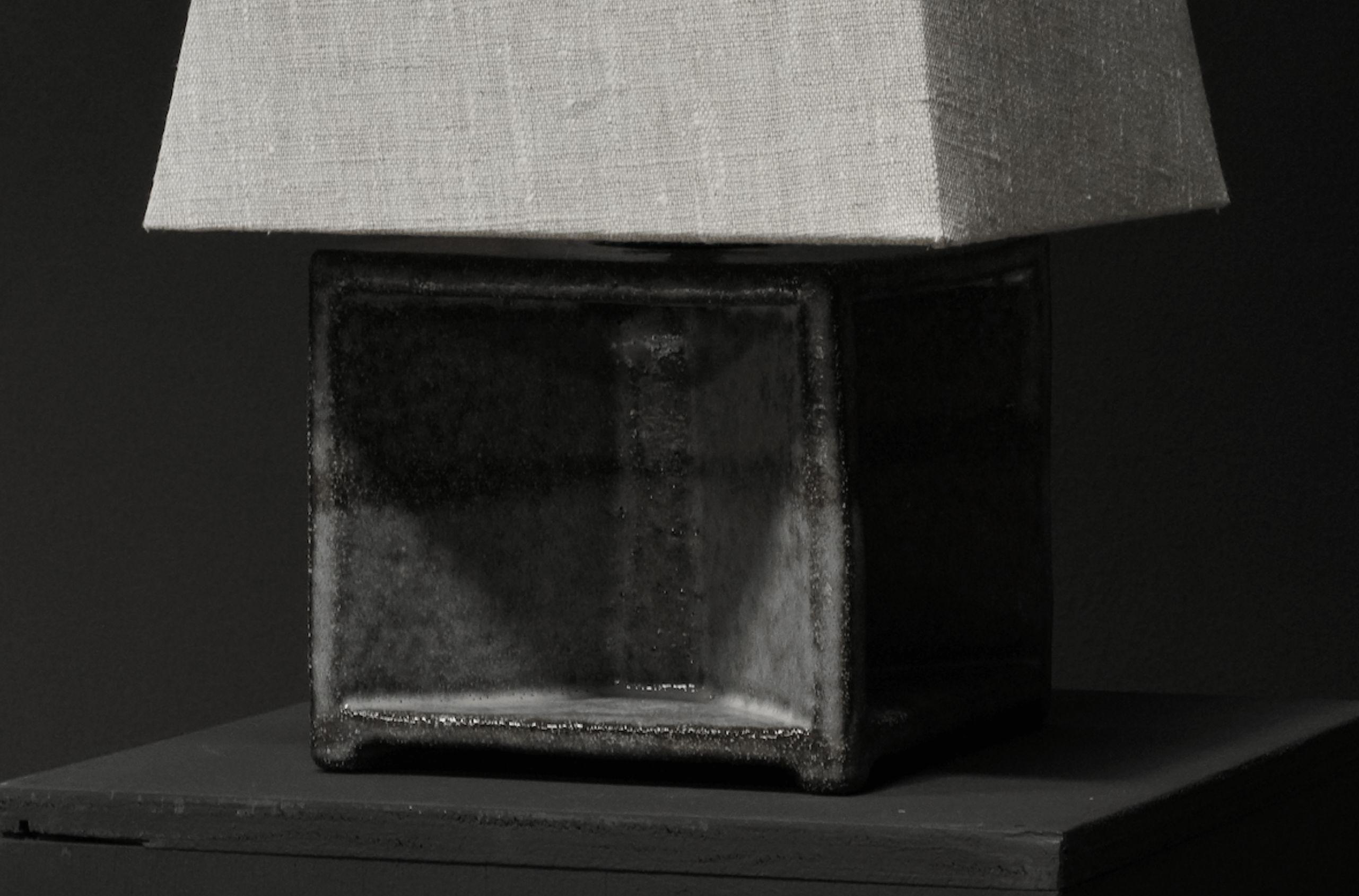 Kleine quadratische Tischlampe aus Keramik im Zustand „Neu“ im Angebot in Los Angeles, CA