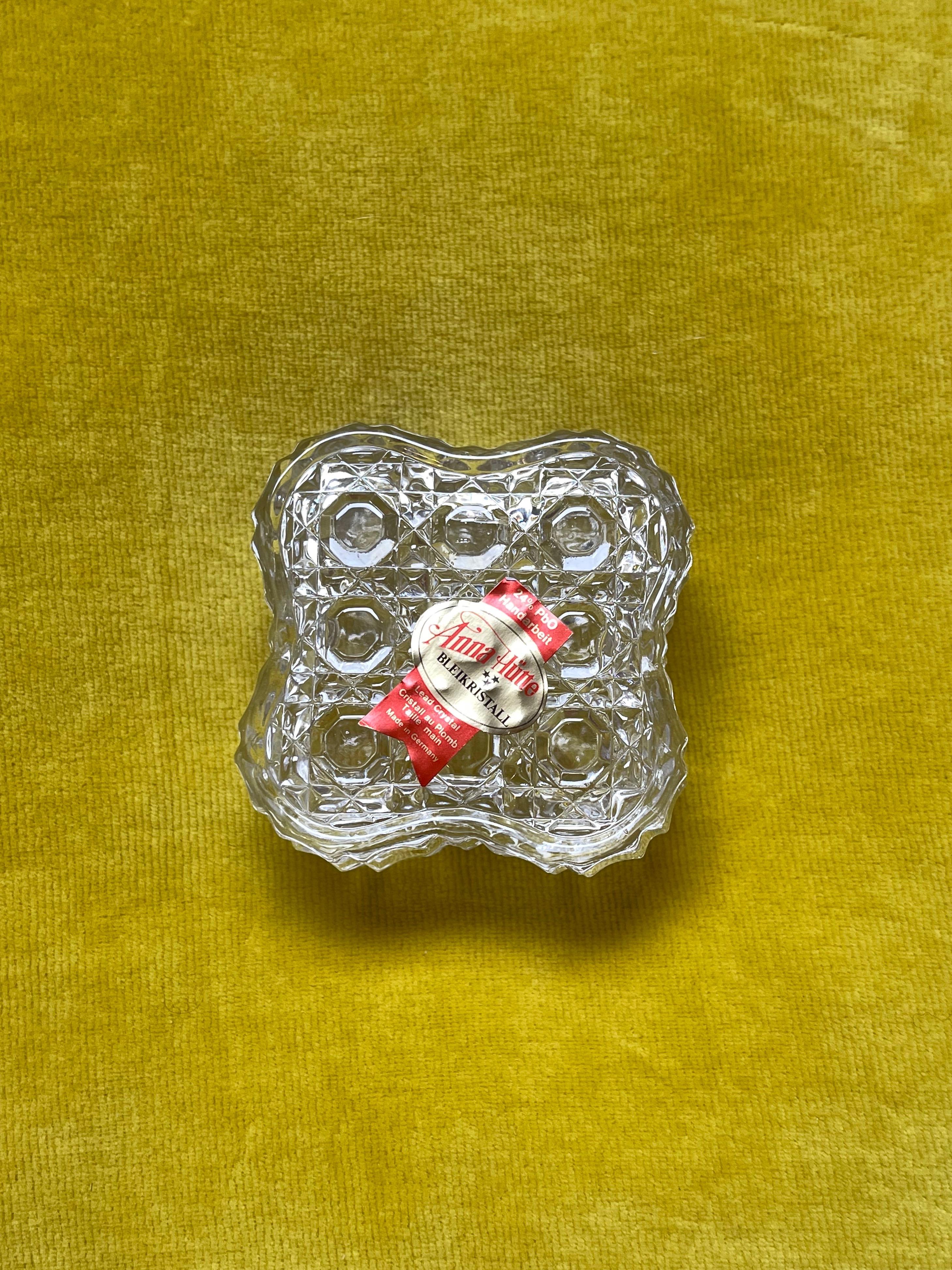 Fatto a mano Scatola di cristallo a taglio quadrato di Anna Huette, metà del secolo scorso, Germania