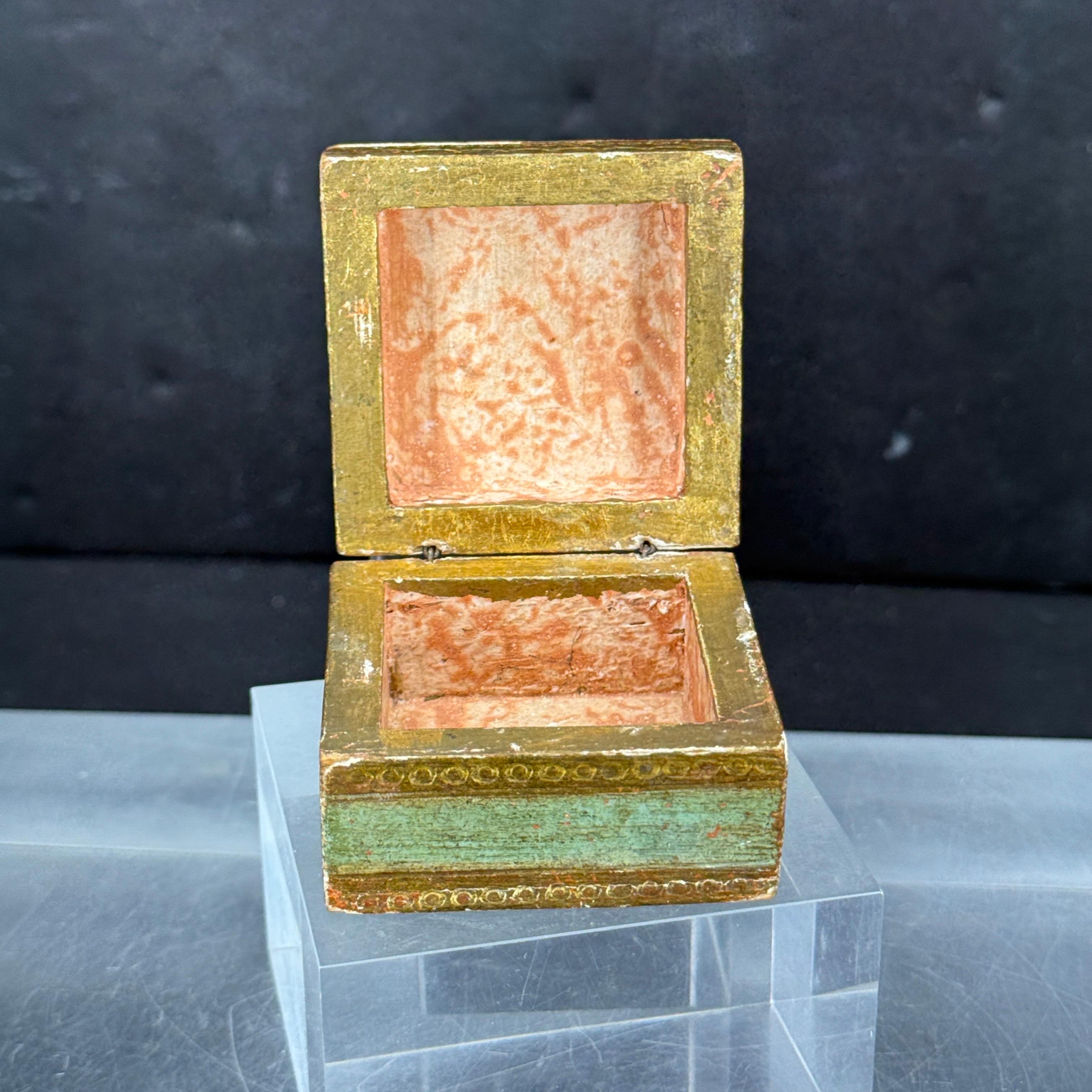 Mid-Century Modern Small Square Florentine Green and Gilt Wood Trinket Box For Sale