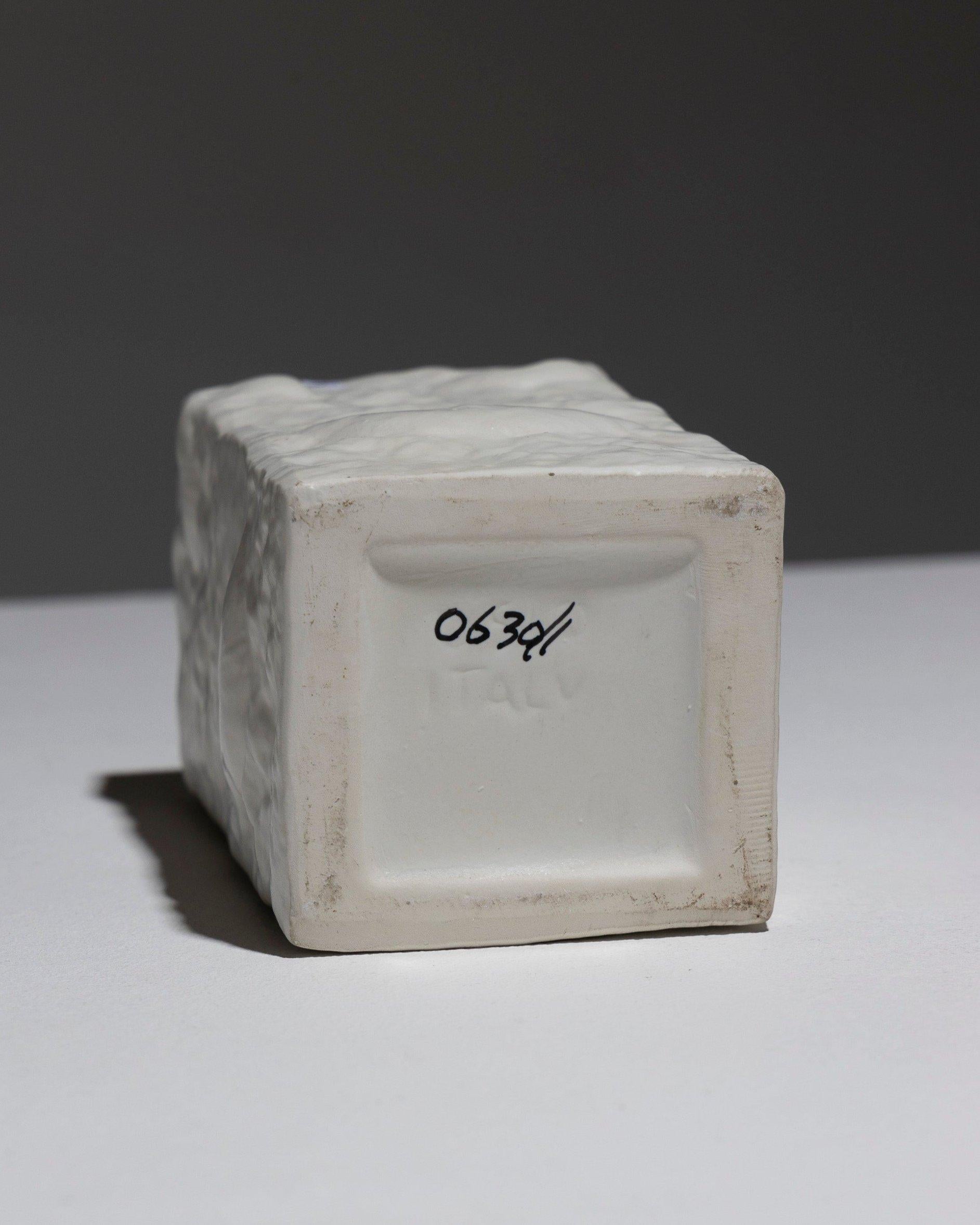 Organico moderno Piccolo vaso quadrato in porcellana, anni '80 in vendita