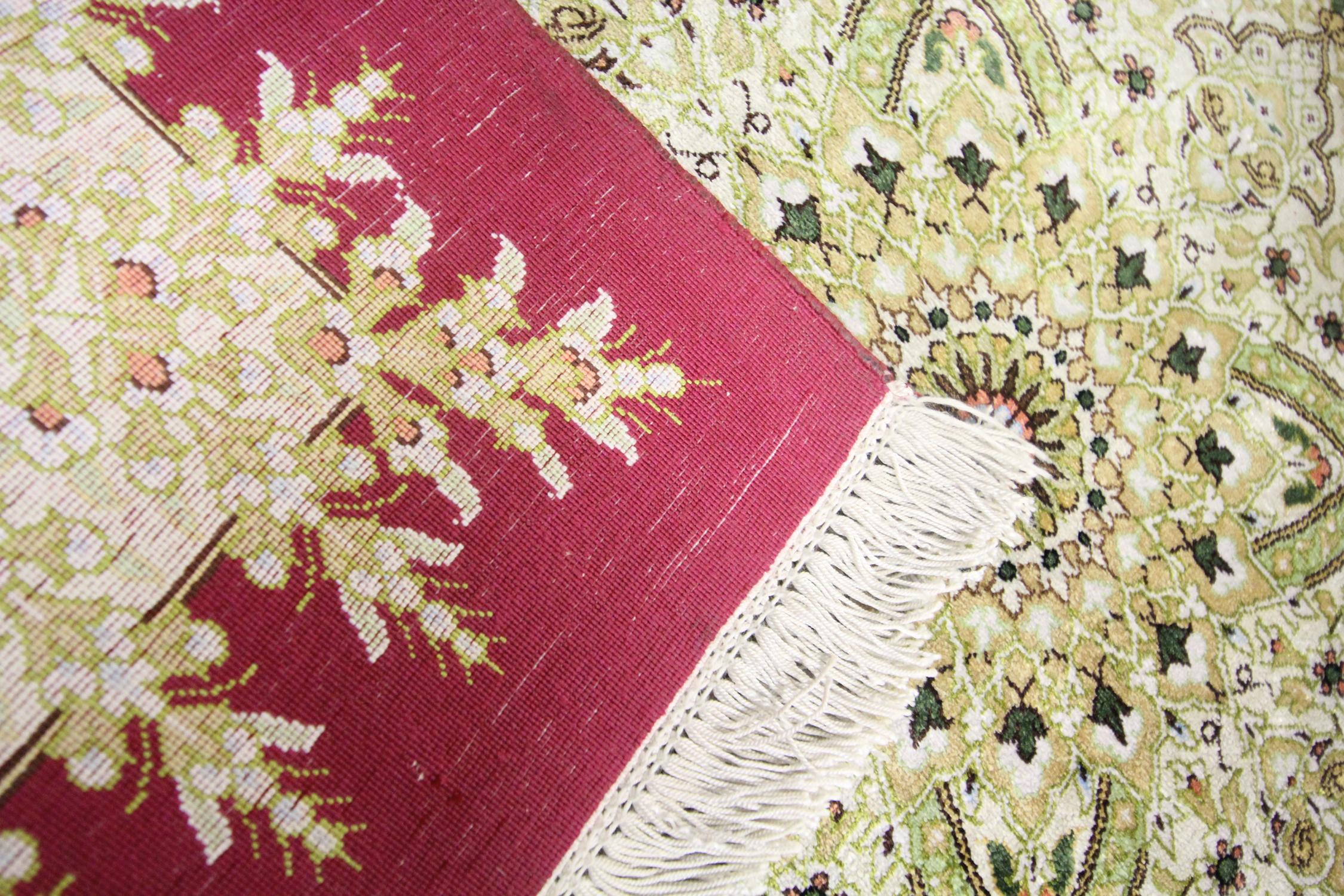 Petit tapis carré fait main, tapis oriental en laine rouge crème en vente 2
