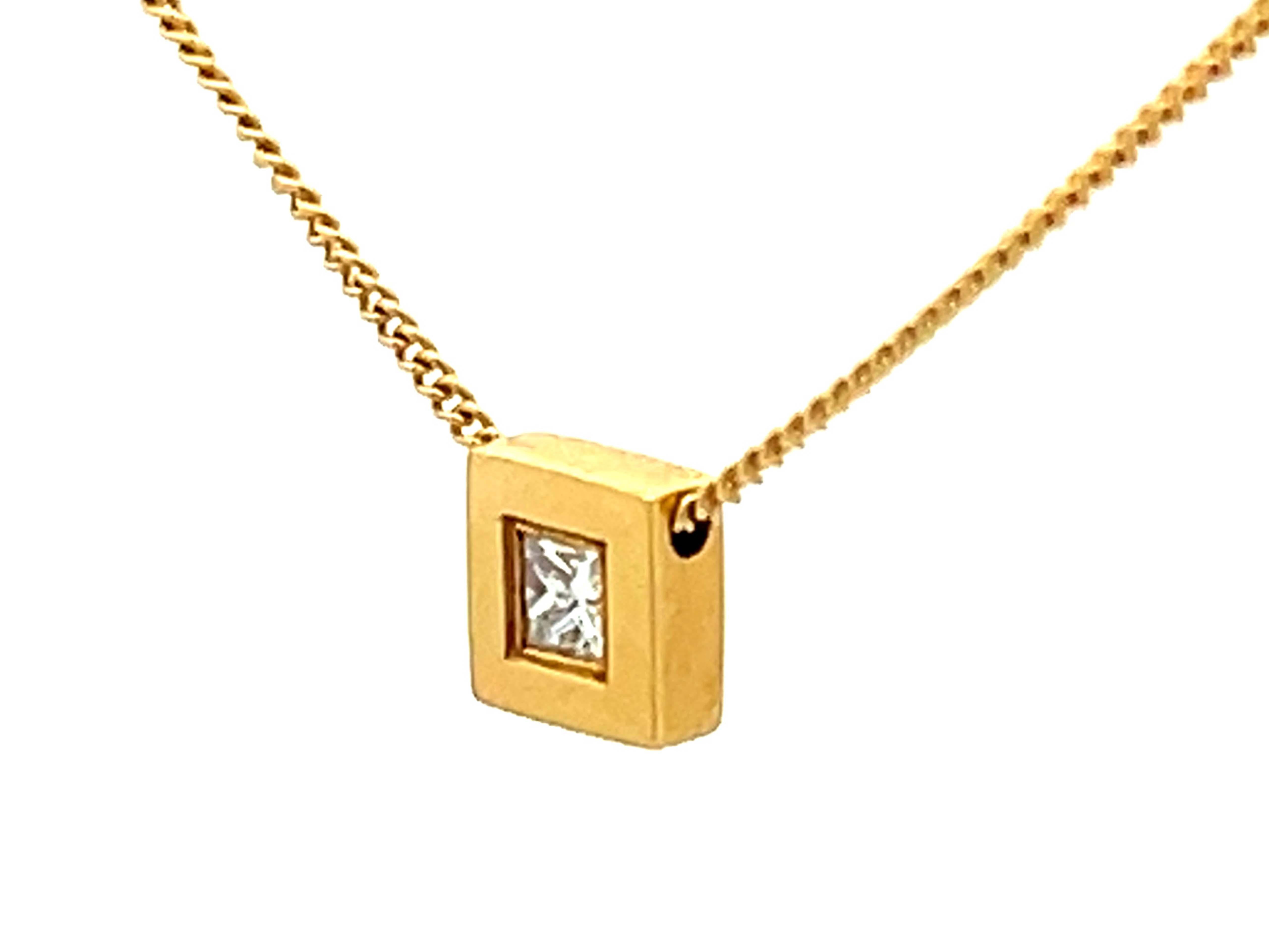 Modern Small Square Single Diamond Necklace in 18k Yellow Gold For Sale