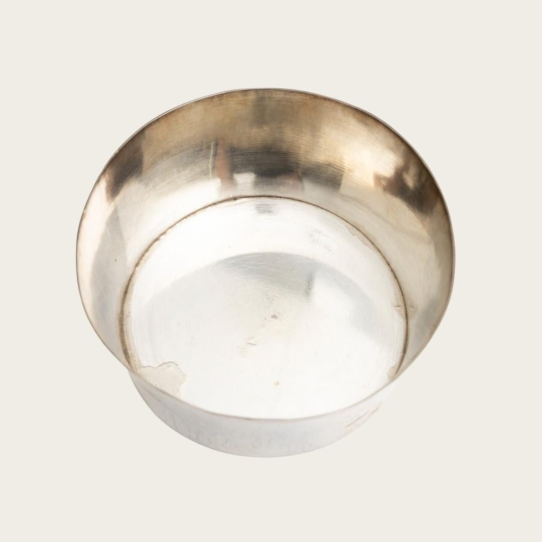 Piccola ciotola in argento sterling In condizioni buone in vendita a Brooklyn, NY