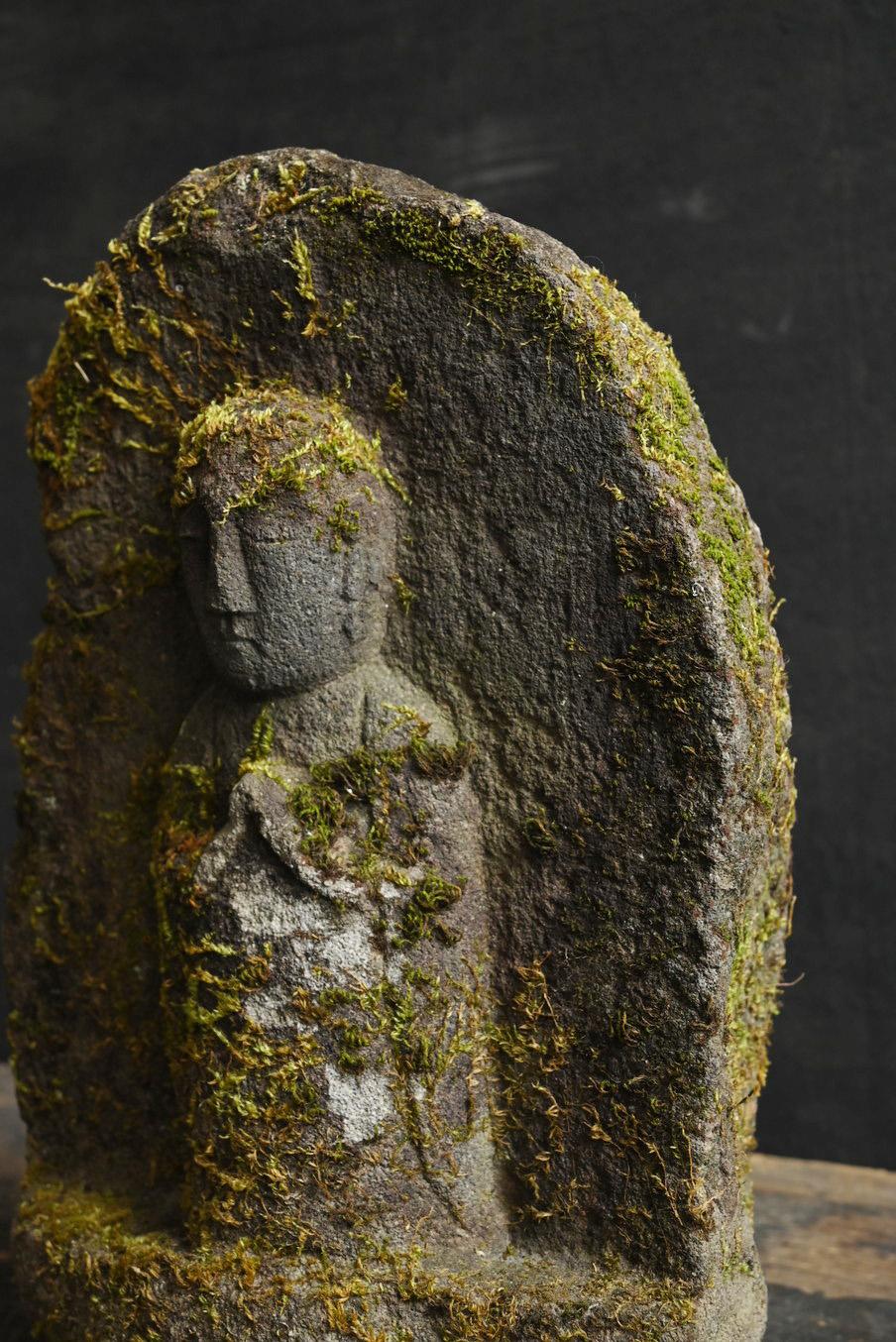 Stone Small stone Buddha made in the Edo period in Japan/18th to 19th century