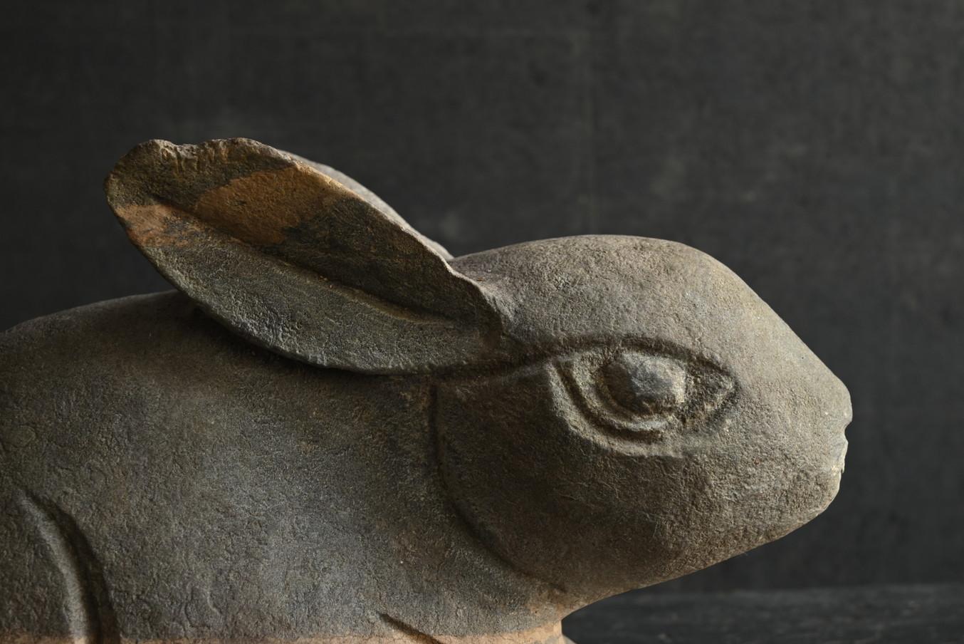 Small stone carved rabbit statue / 19th-mid 20th century / Around Korea For Sale 2