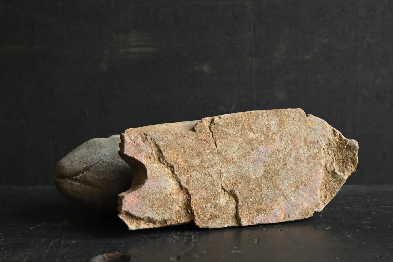 Small stone carved rabbit statue / 19th-mid 20th century / Around Korea For Sale 8