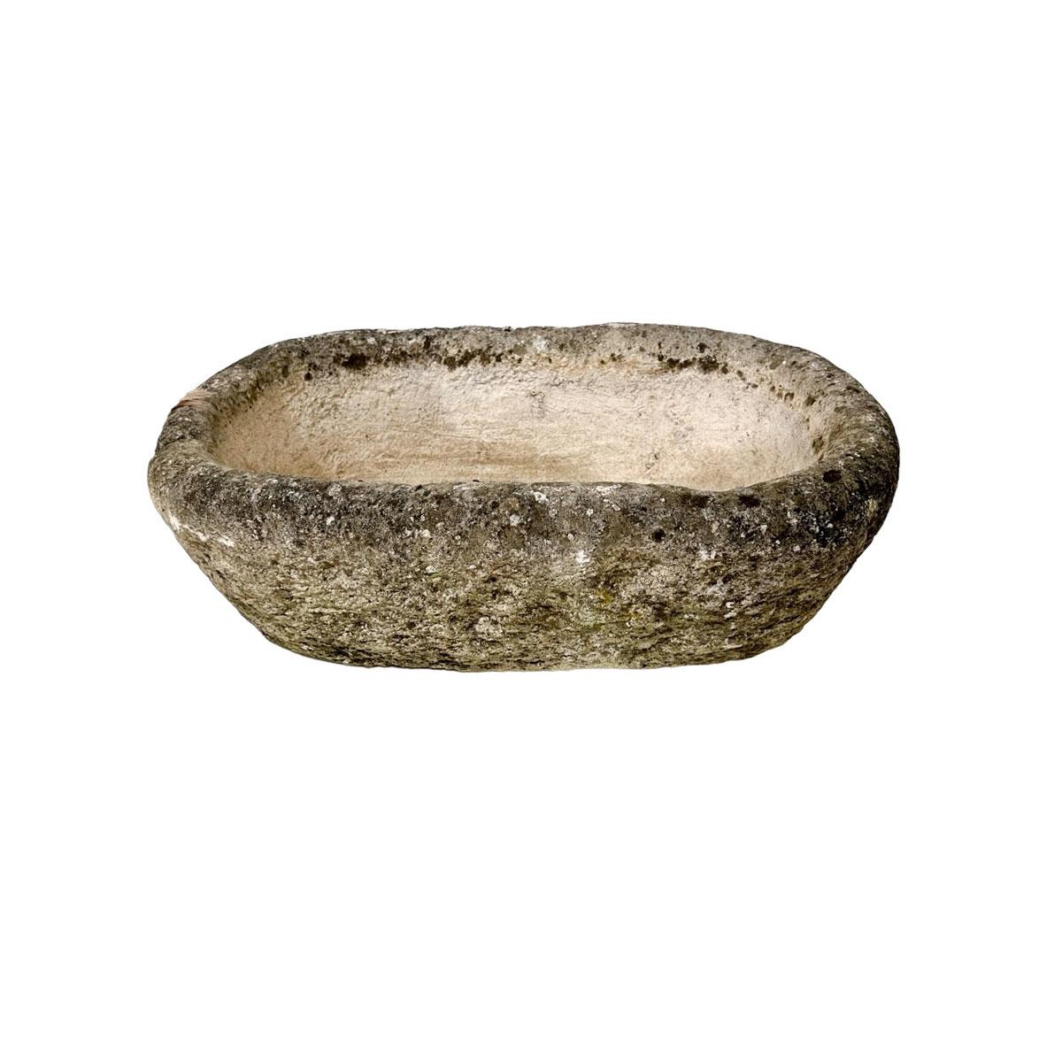 Un évier rustique en pierre est un ajout magnifique et fonctionnel à une maison, apportant un attrait naturel et intemporel aux salles de bains, aux cuisines ou aux espaces extérieurs. Celui-ci est particulièrement beau en raison de sa patine