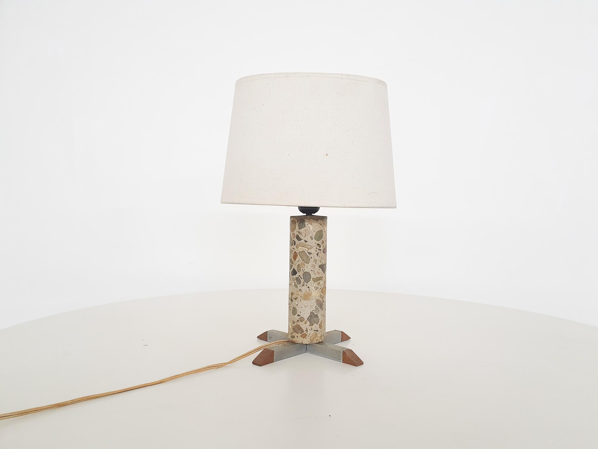 Piccola lampada da tavolo in pietra, Francia, anni '60 in vendita 4