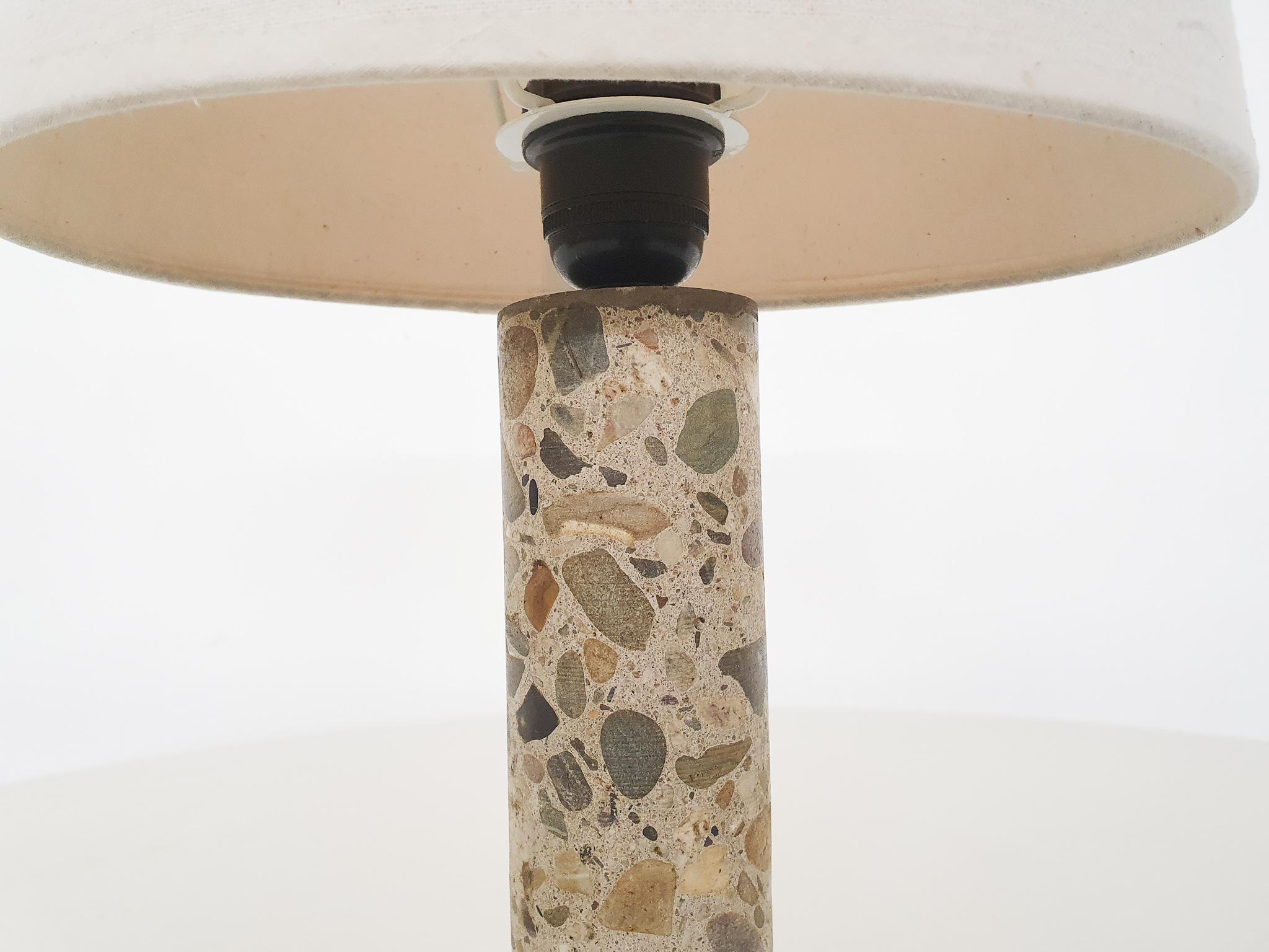 Metallo Piccola lampada da tavolo in pietra, Francia, anni '60 in vendita