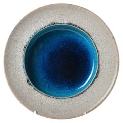 Small stoneware dish glazed in the 1960s in Denmark, signed Nils Kähler 