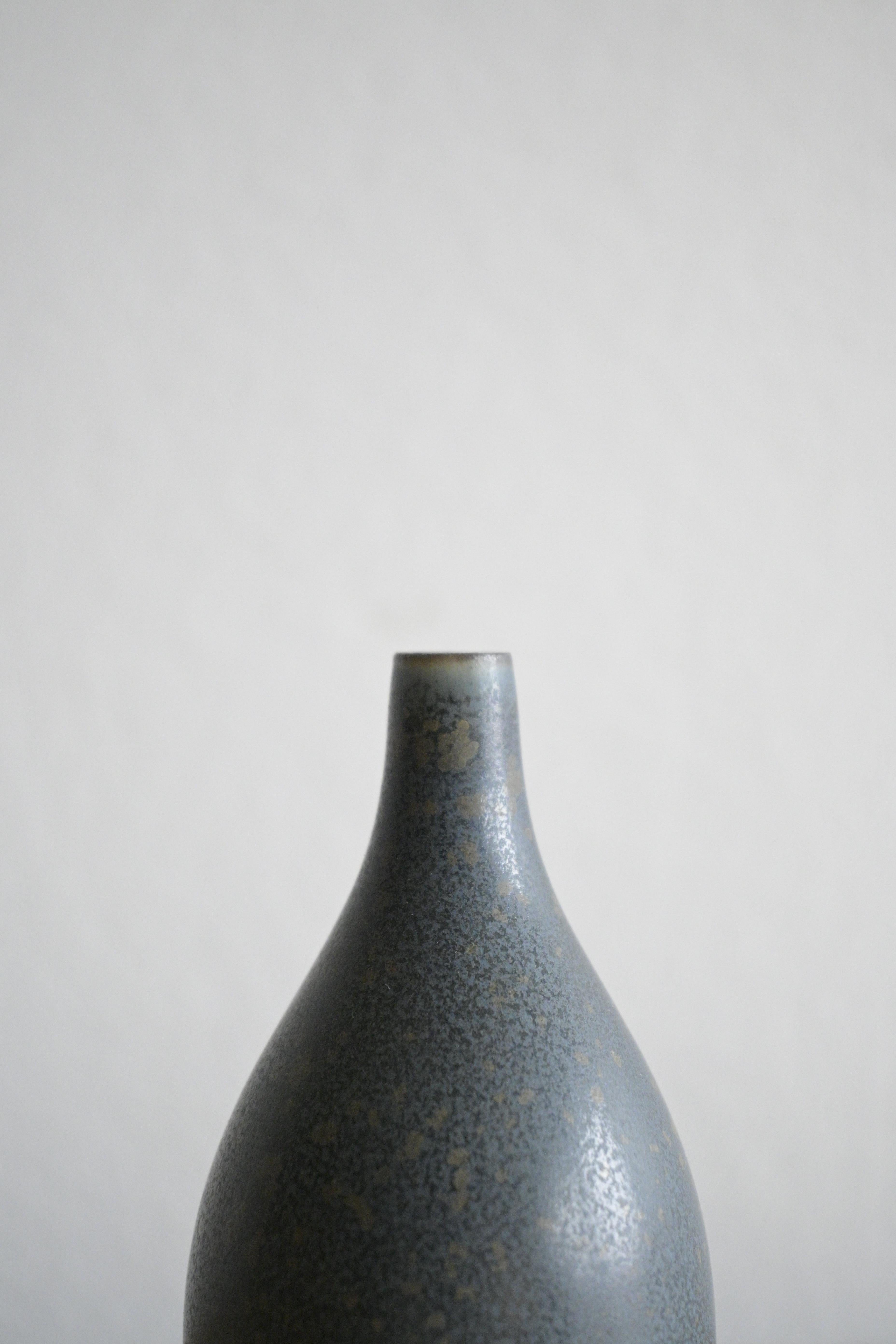 Scandinave moderne Petit vase en grès de Carl-Harry Stålhane, Suède 1950 en vente