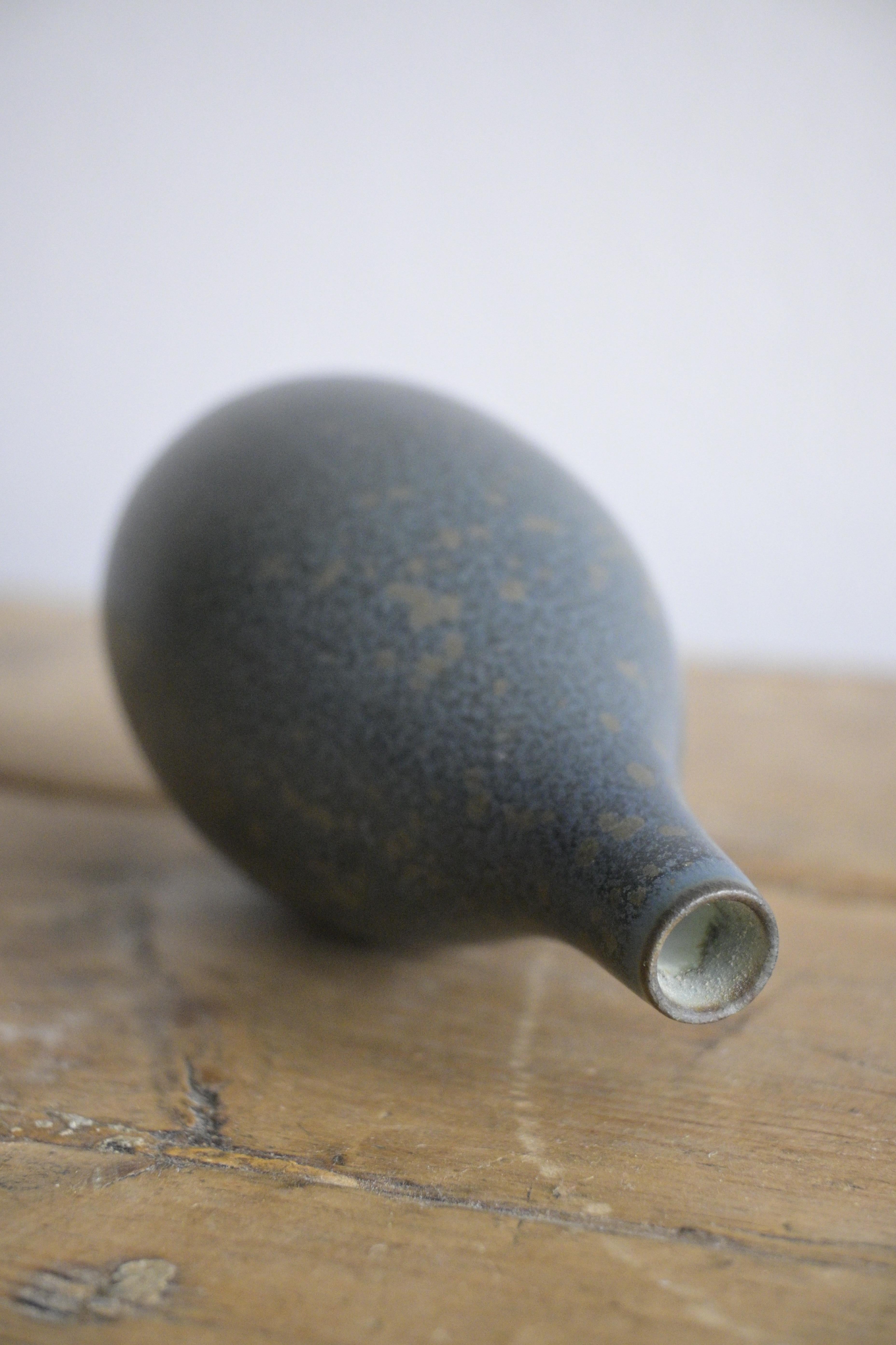Hand-Crafted Small stoneware vase by Carl-Harry Stålhane, Sweden 1950 For Sale