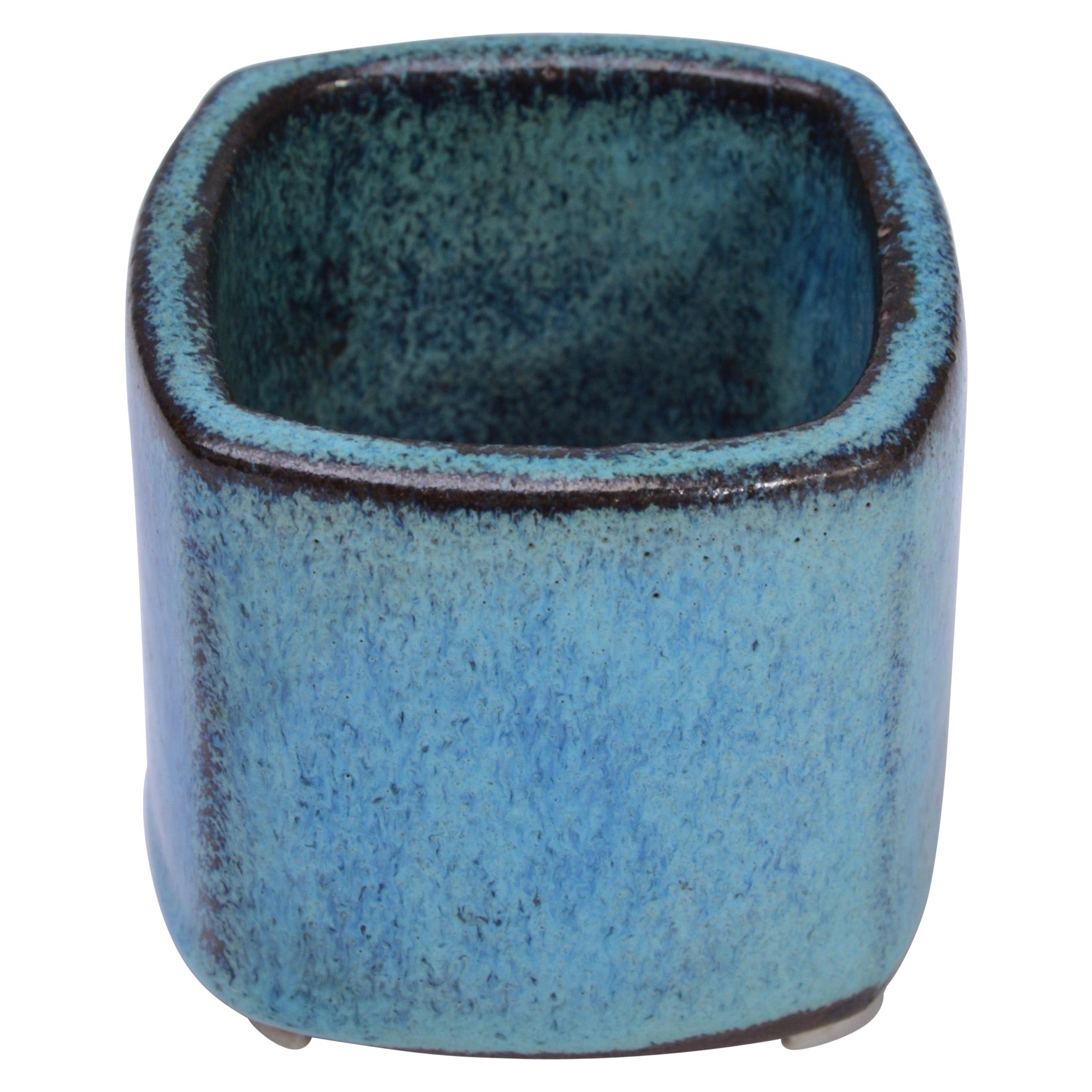 Kleine blaue dänische Vase aus Steingut der Jahrhundertmitte von Stogo im Angebot