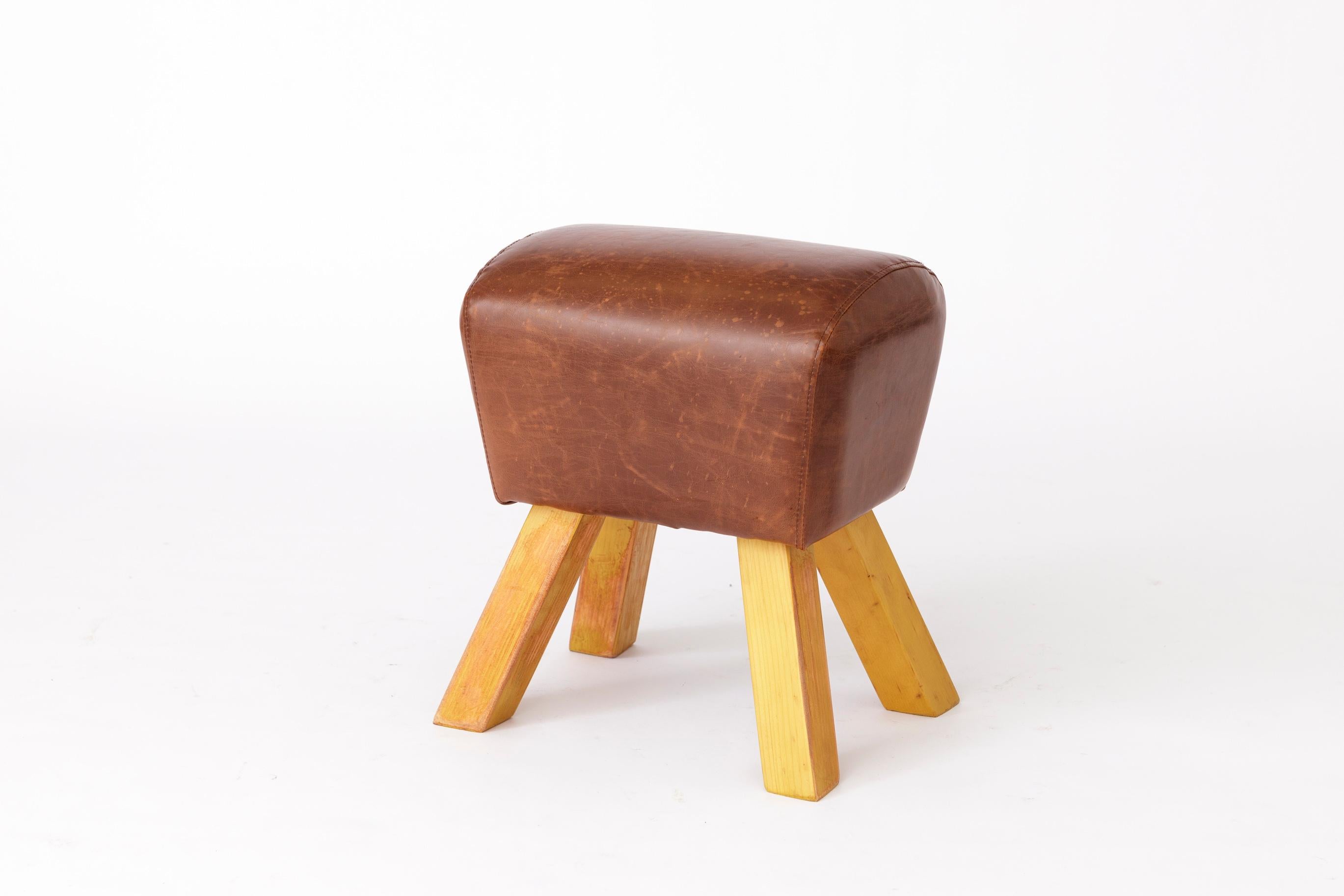 Kleiner Hocker / Ottomane 2000-2010s (Poliert) im Angebot