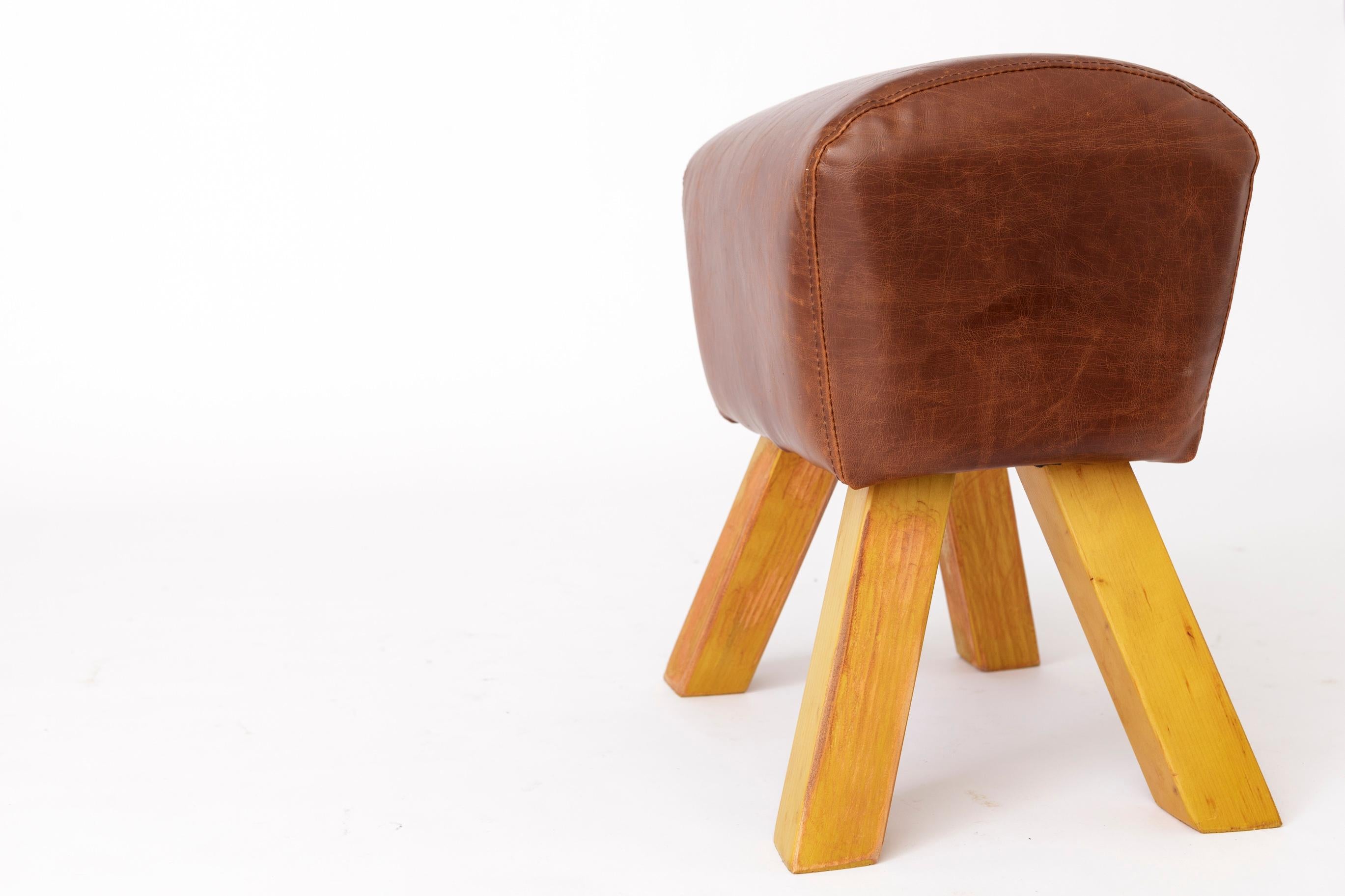 Kleiner Hocker / Ottomane 2000-2010s im Angebot 1