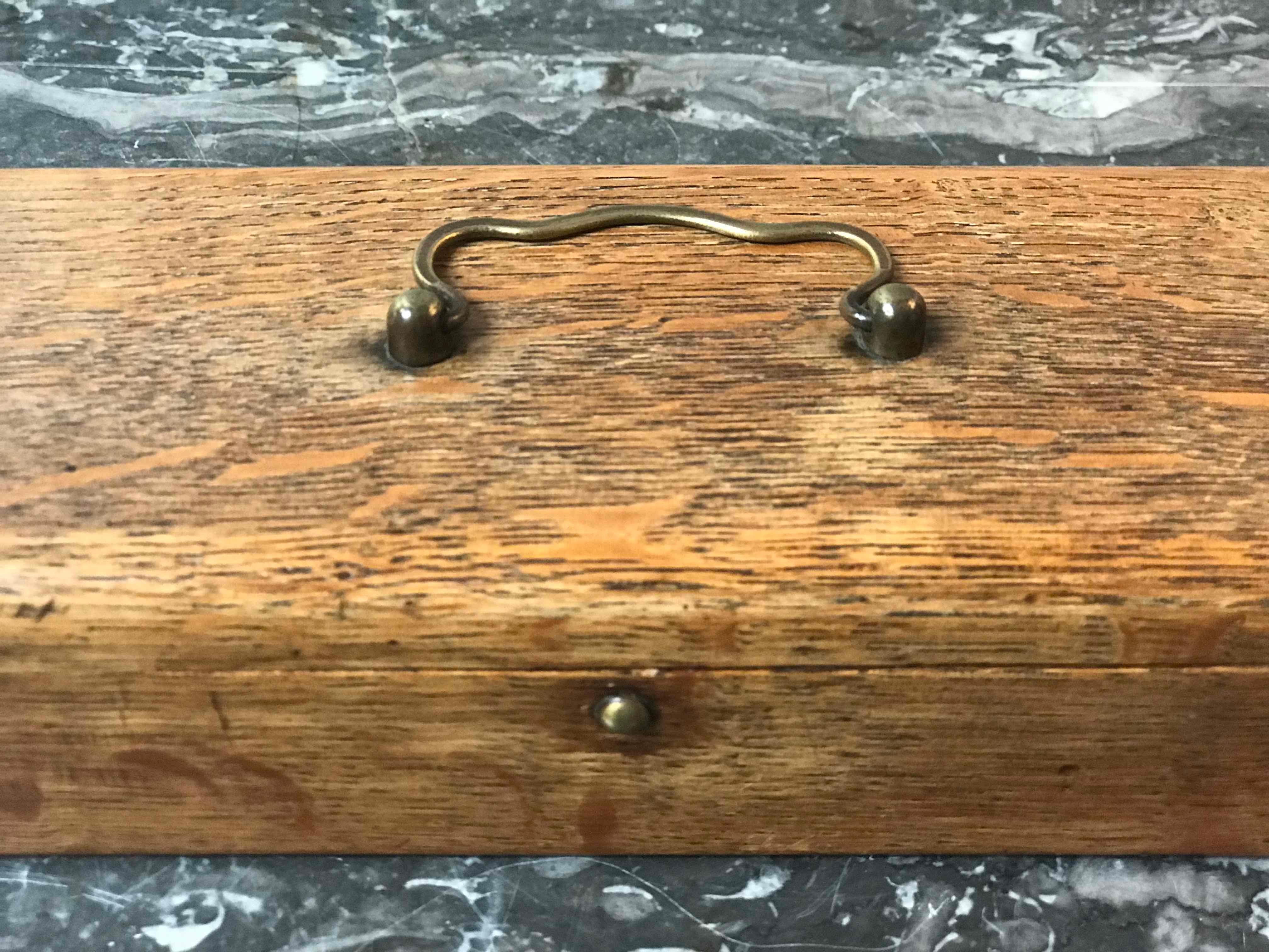 Small Storage Box for Glasses from Late 19th Century England  In Good Condition In Los Angeles, CA