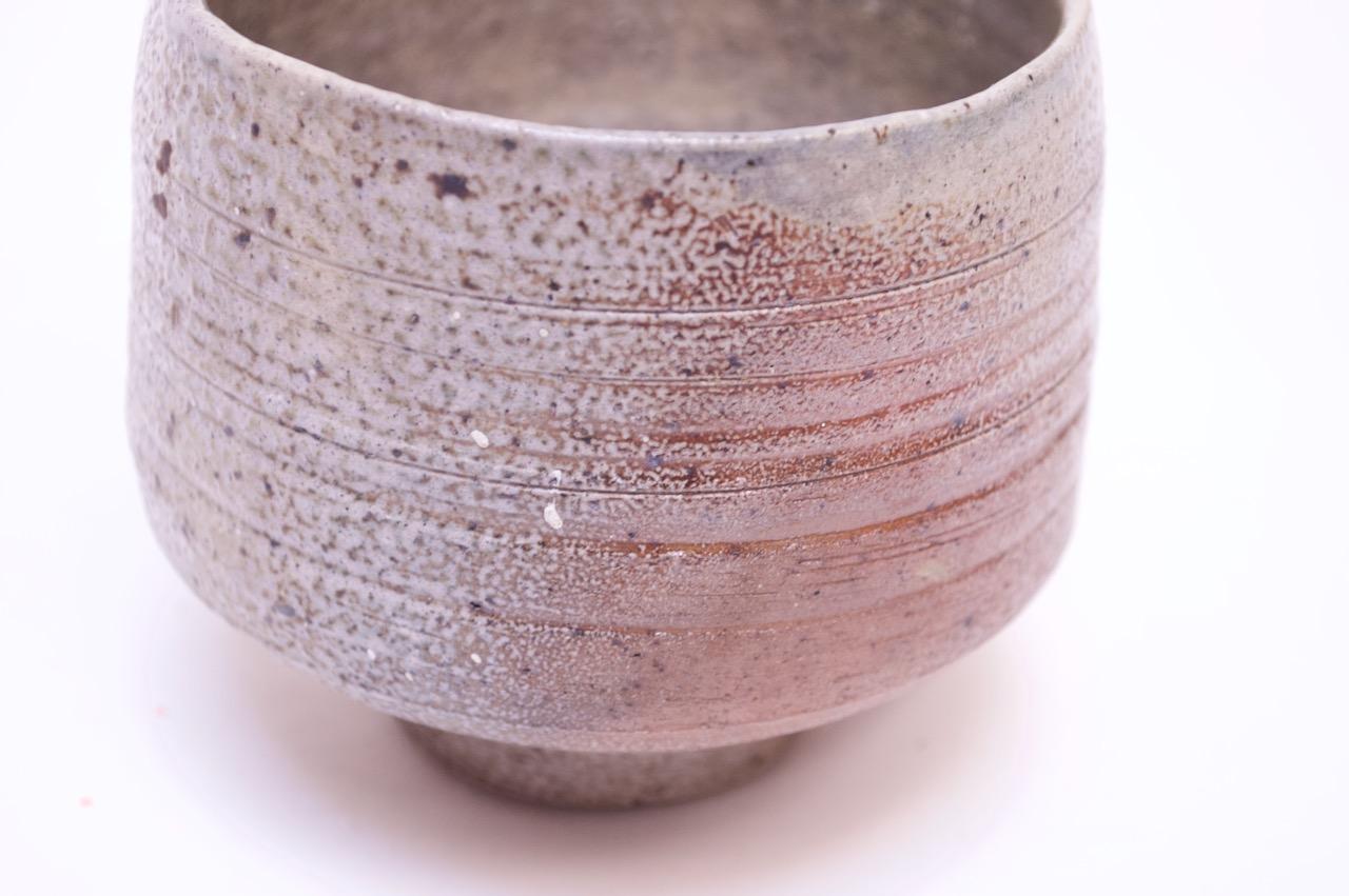 Japanese Ceramic Tea Ceremony Chawan In Good Condition For Sale In Brooklyn, NY