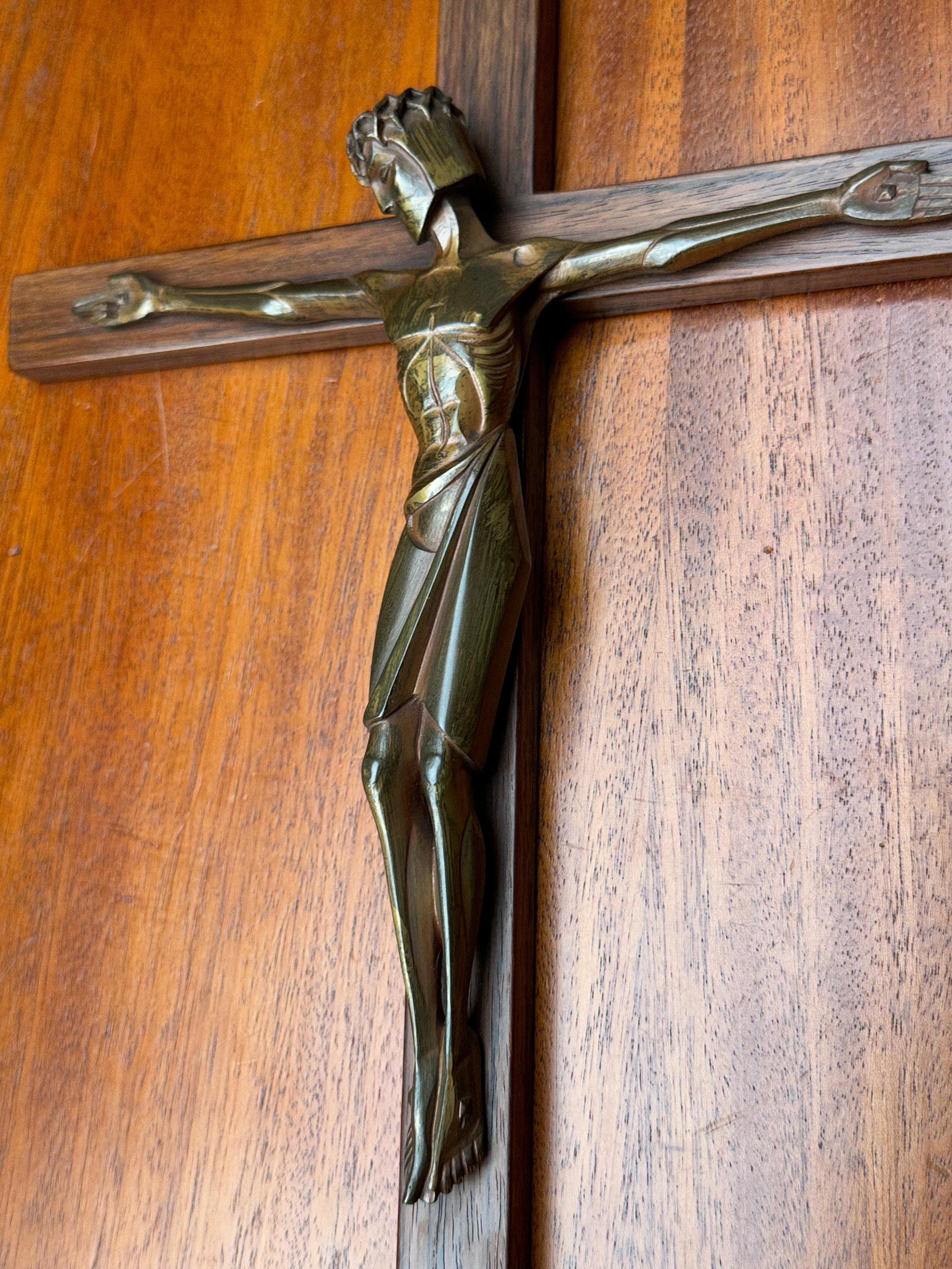 Small & Rare Art Deco Crucifix w. Stylized Bronze Sculpture of Christ, 1920 10