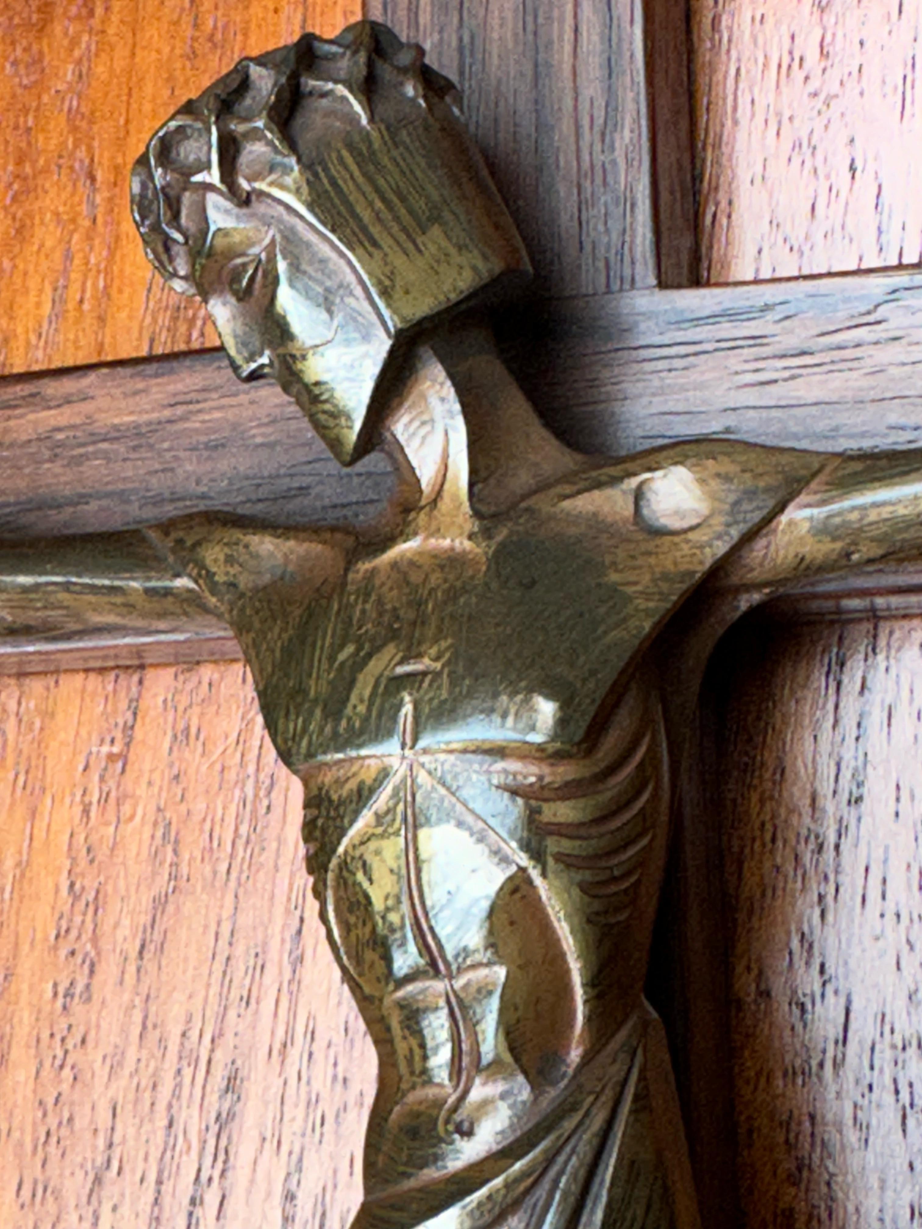 Small & Rare Art Deco Crucifix w. Stylized Bronze Sculpture of Christ, 1920 11