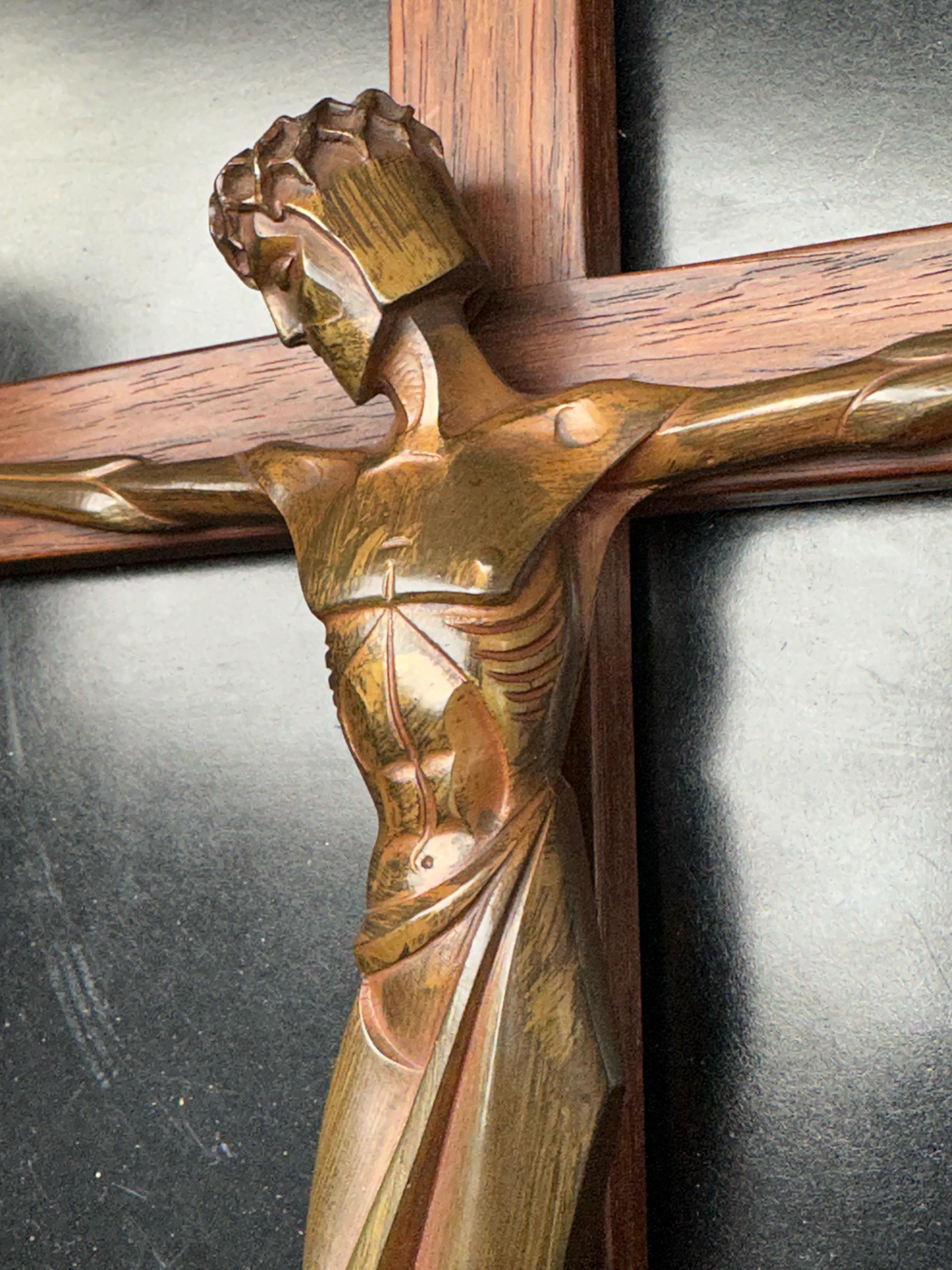 Small & Rare Art Deco Crucifix w. Stylized Bronze Sculpture of Christ, 1920 In Excellent Condition In Lisse, NL
