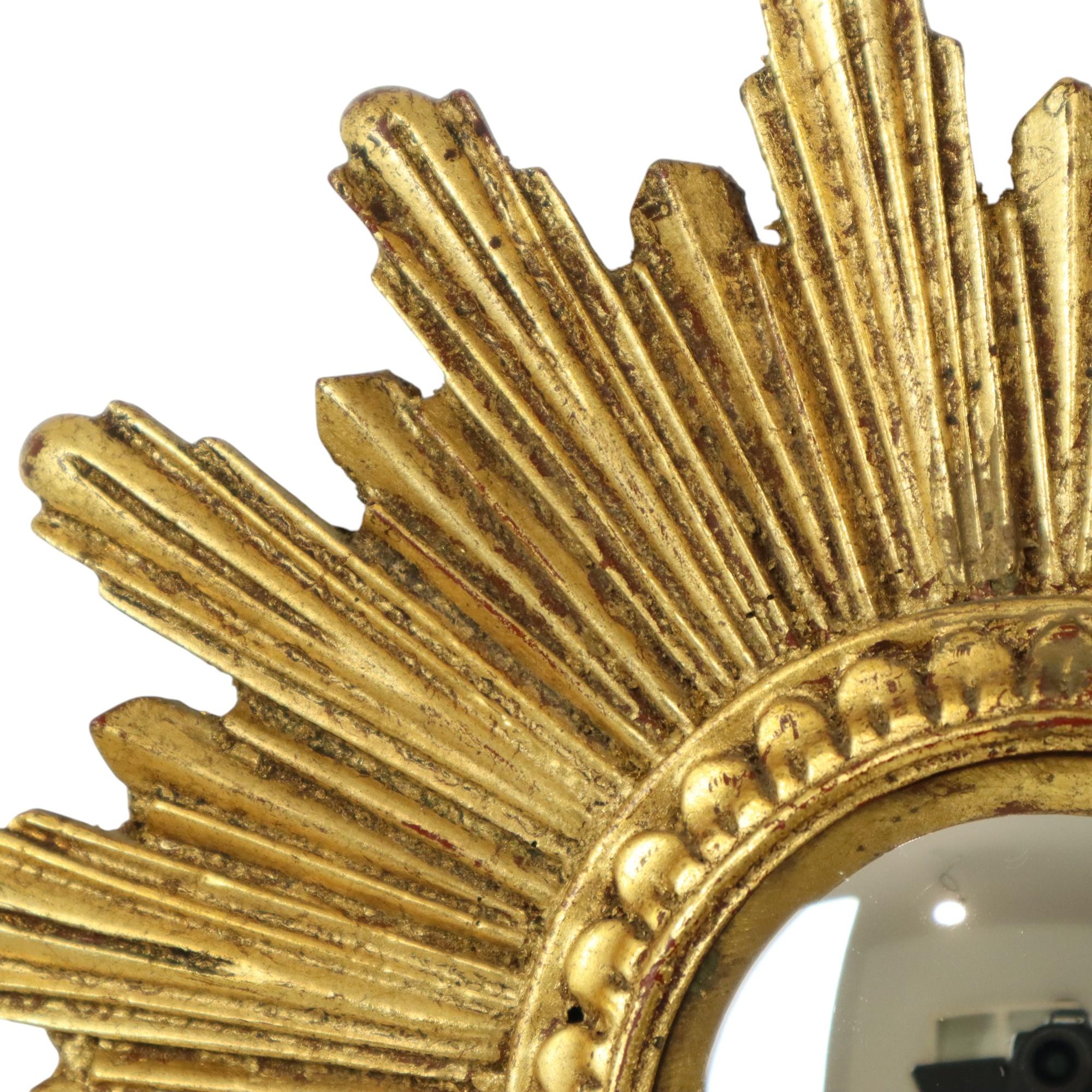 Small Sun Mirror Sunburst Mirror Gold Leaf Convex 26cm In Good Condition For Sale In Poperinge, BE