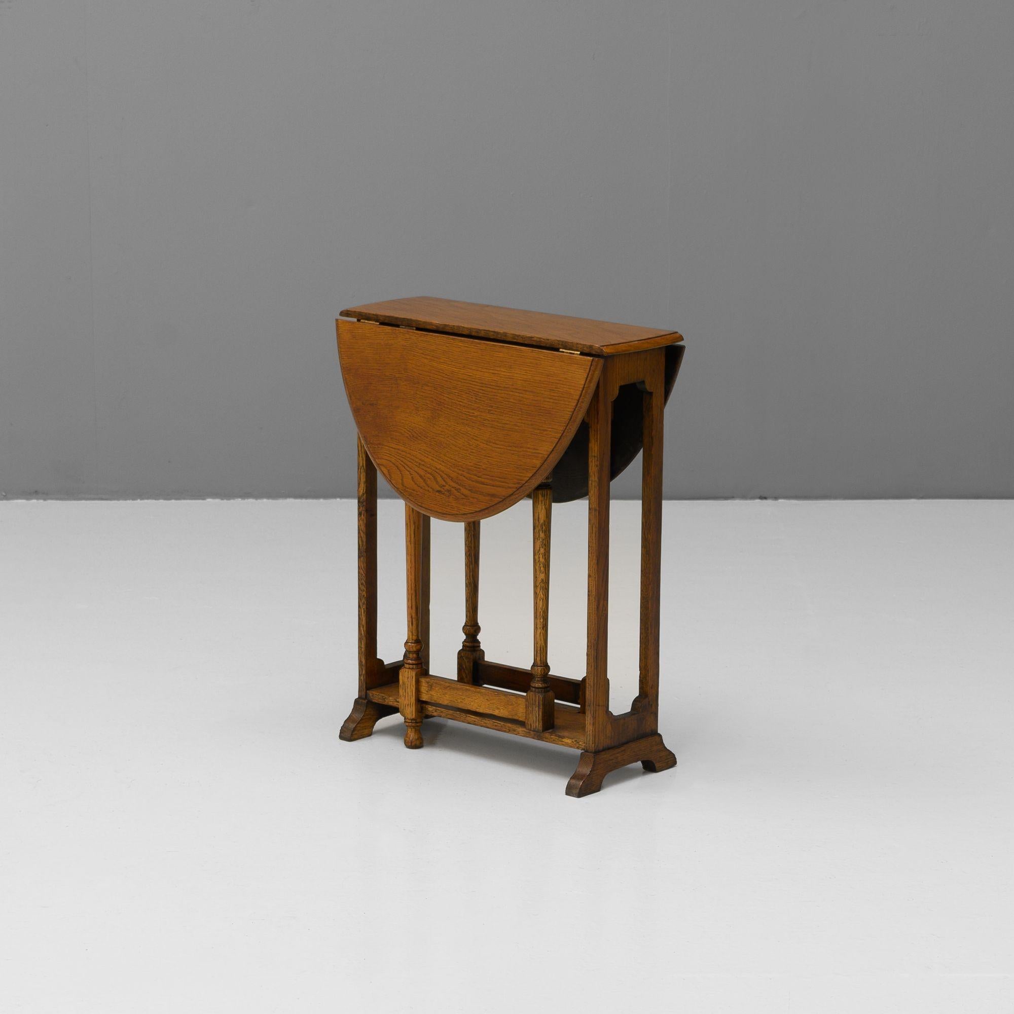 Britannique Petite table Sutherland en vente