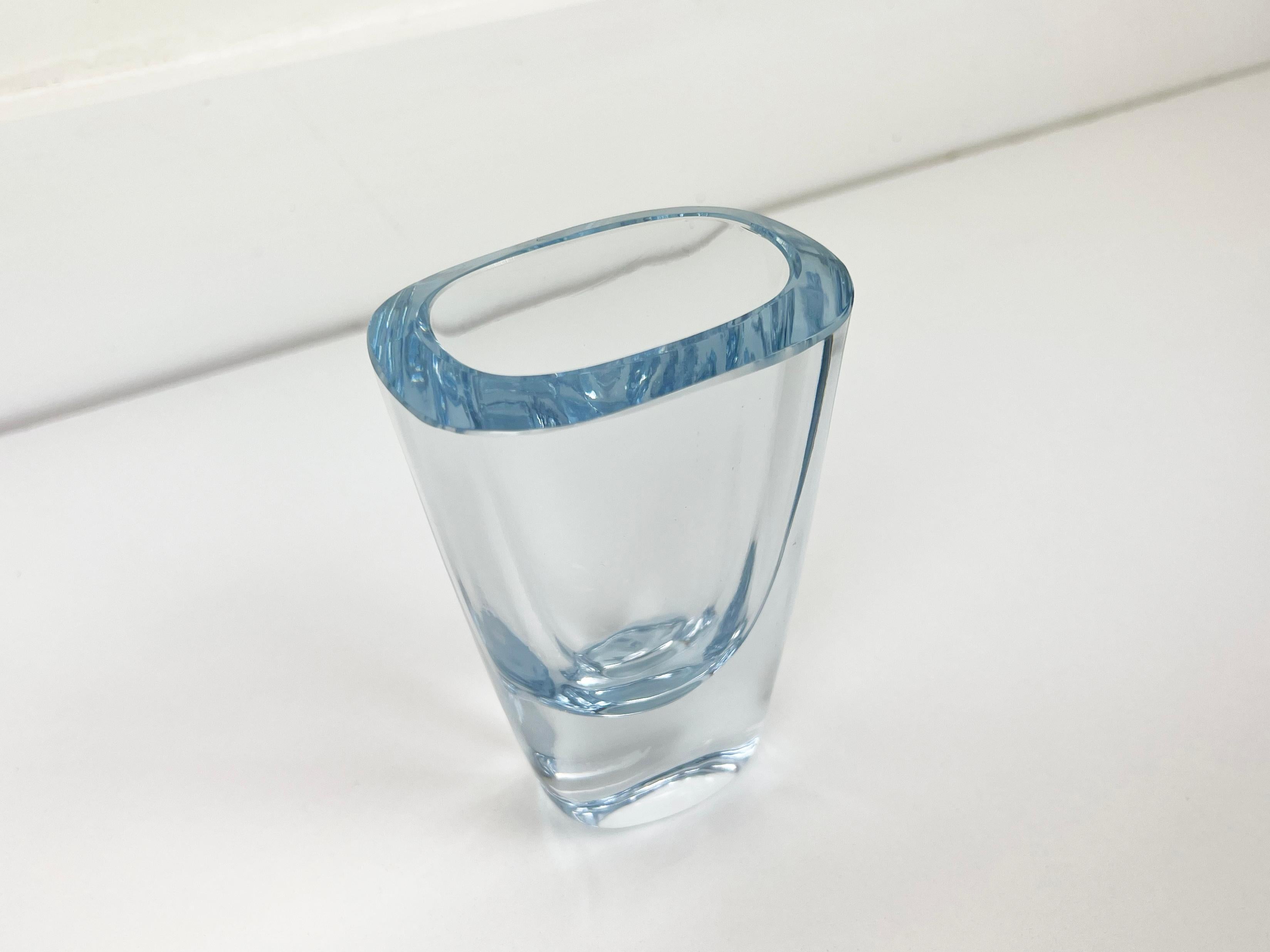 Scandinave moderne Petit vase suédois en cristal de Strombergshyttan en vente