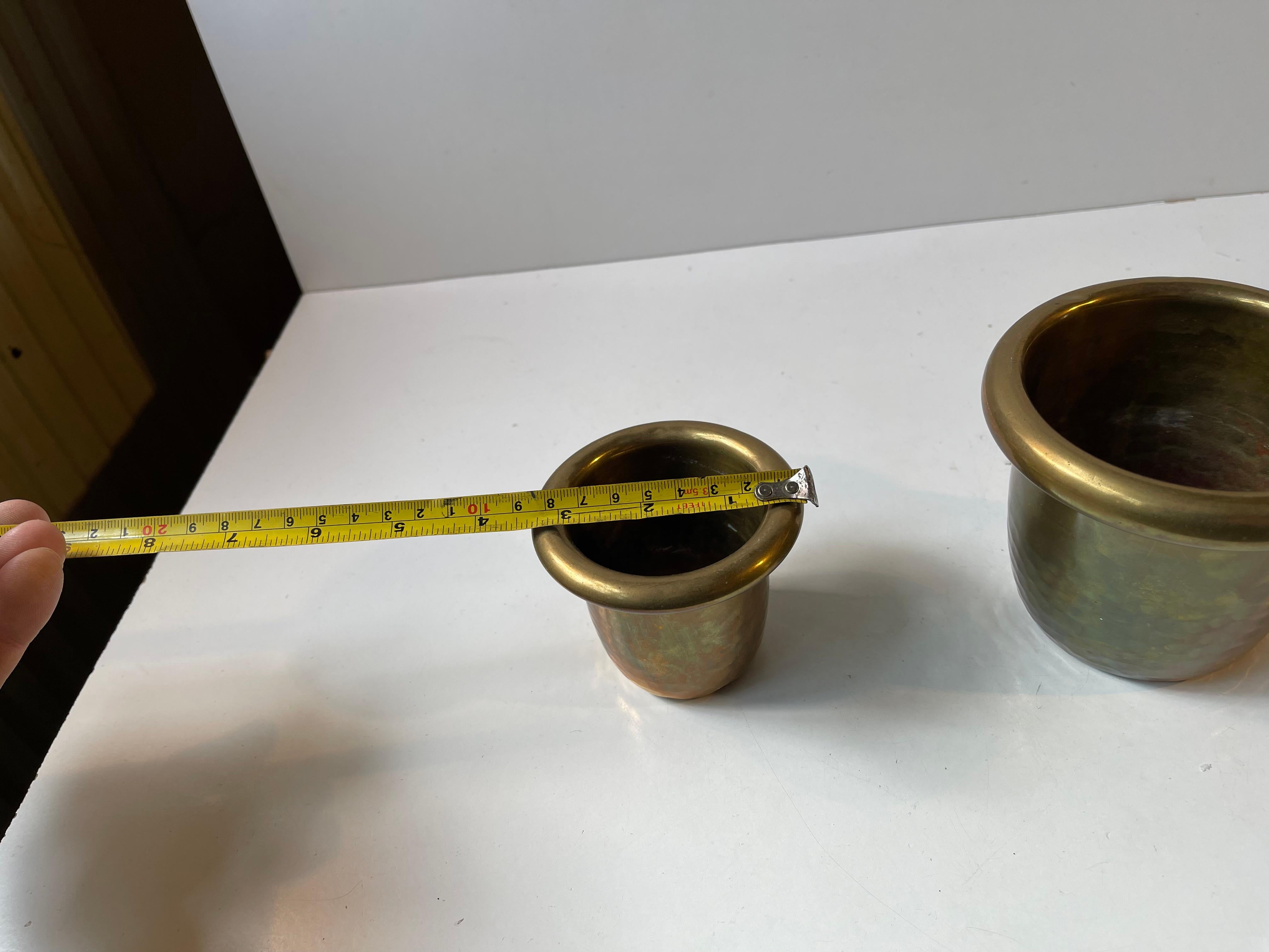 Small Swedish Grace Planters in Hammered Brass For Sale 3