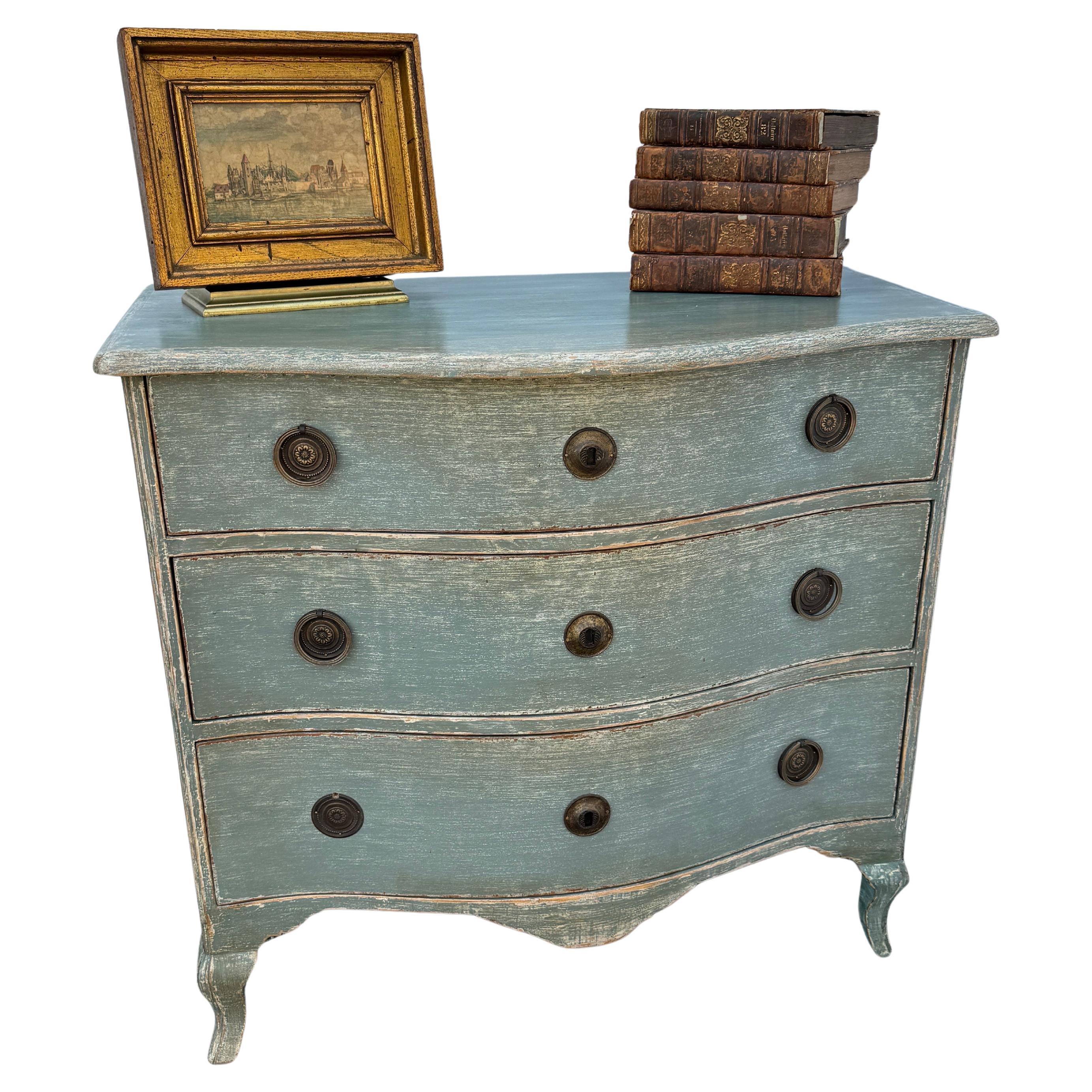 Small Swedish Gustavian Painted Commode or Chest of Drawers For Sale 4