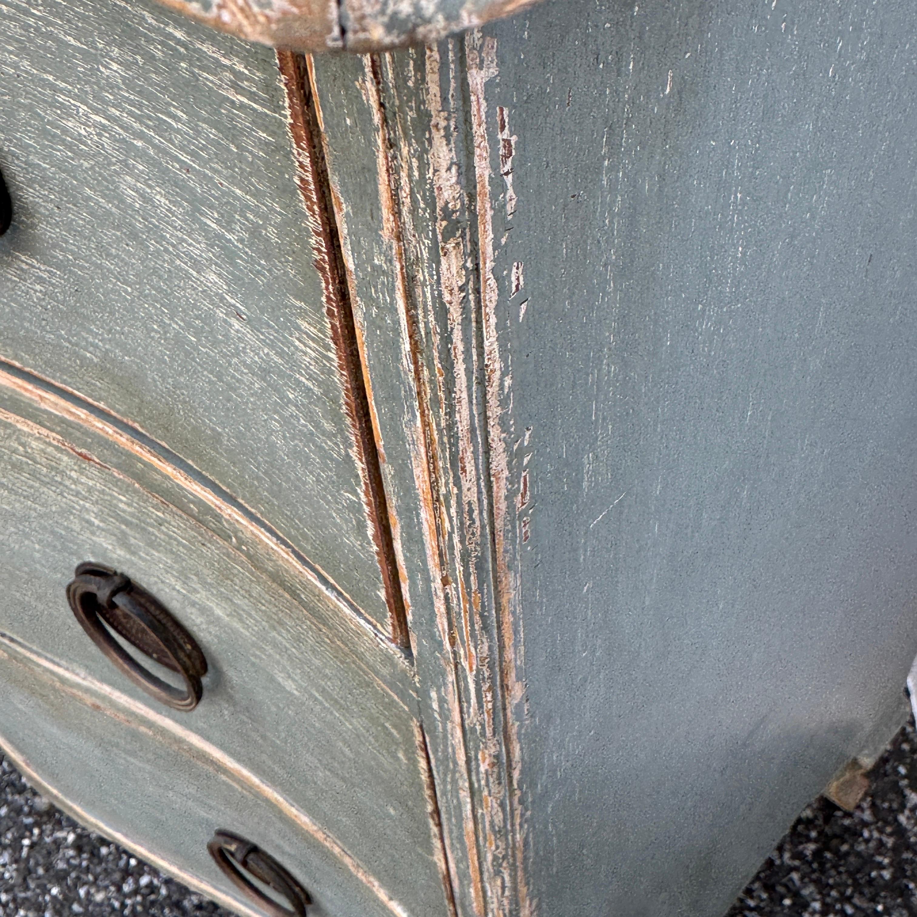 Small Swedish Gustavian Painted Commode or Chest of Drawers For Sale 7
