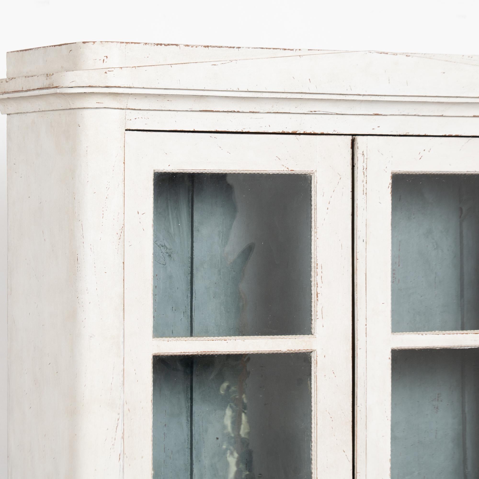 Pine Small Swedish Gustavian pine bookcase featuring a professionally applied layered For Sale