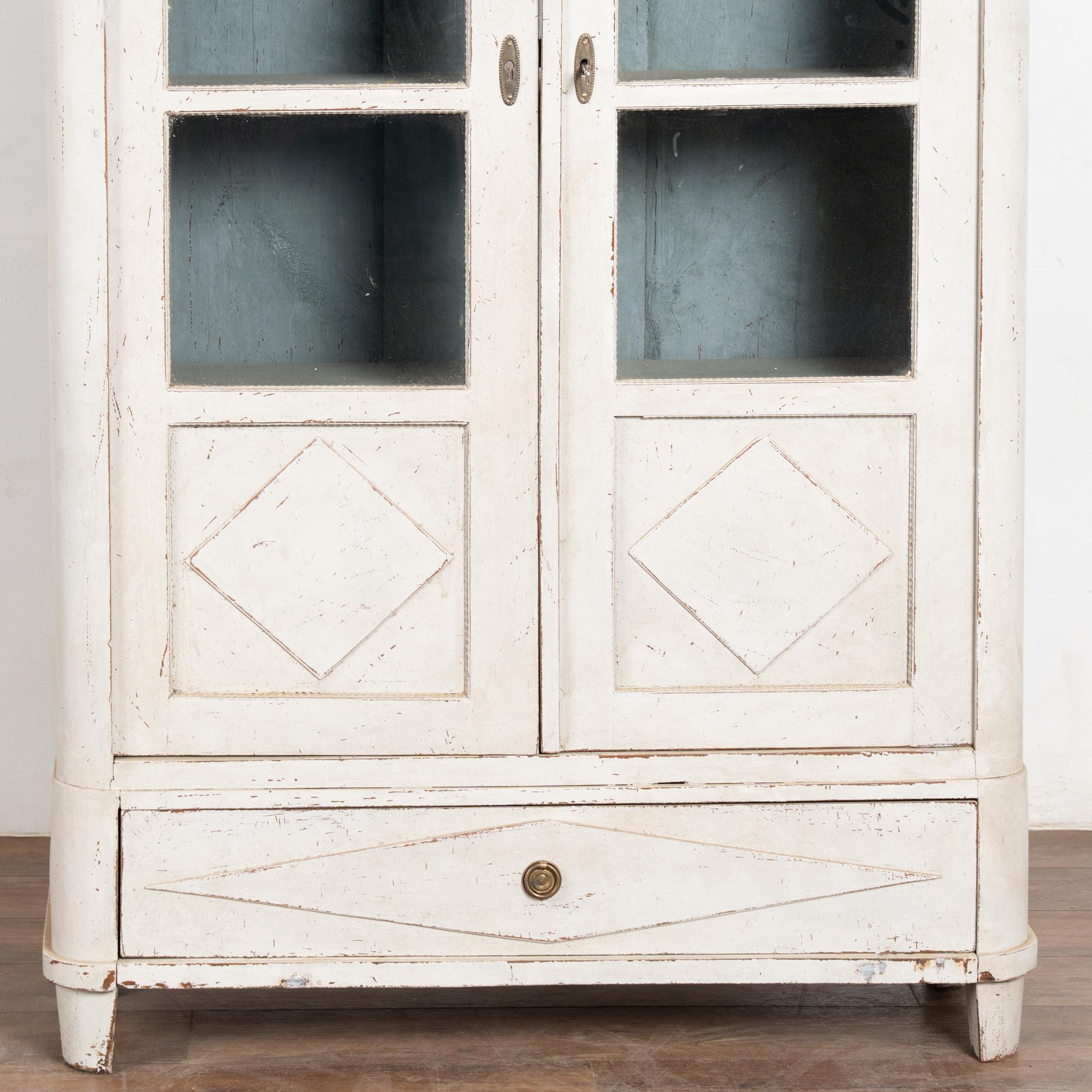 Small Swedish Gustavian pine bookcase featuring a professionally applied layered For Sale 2