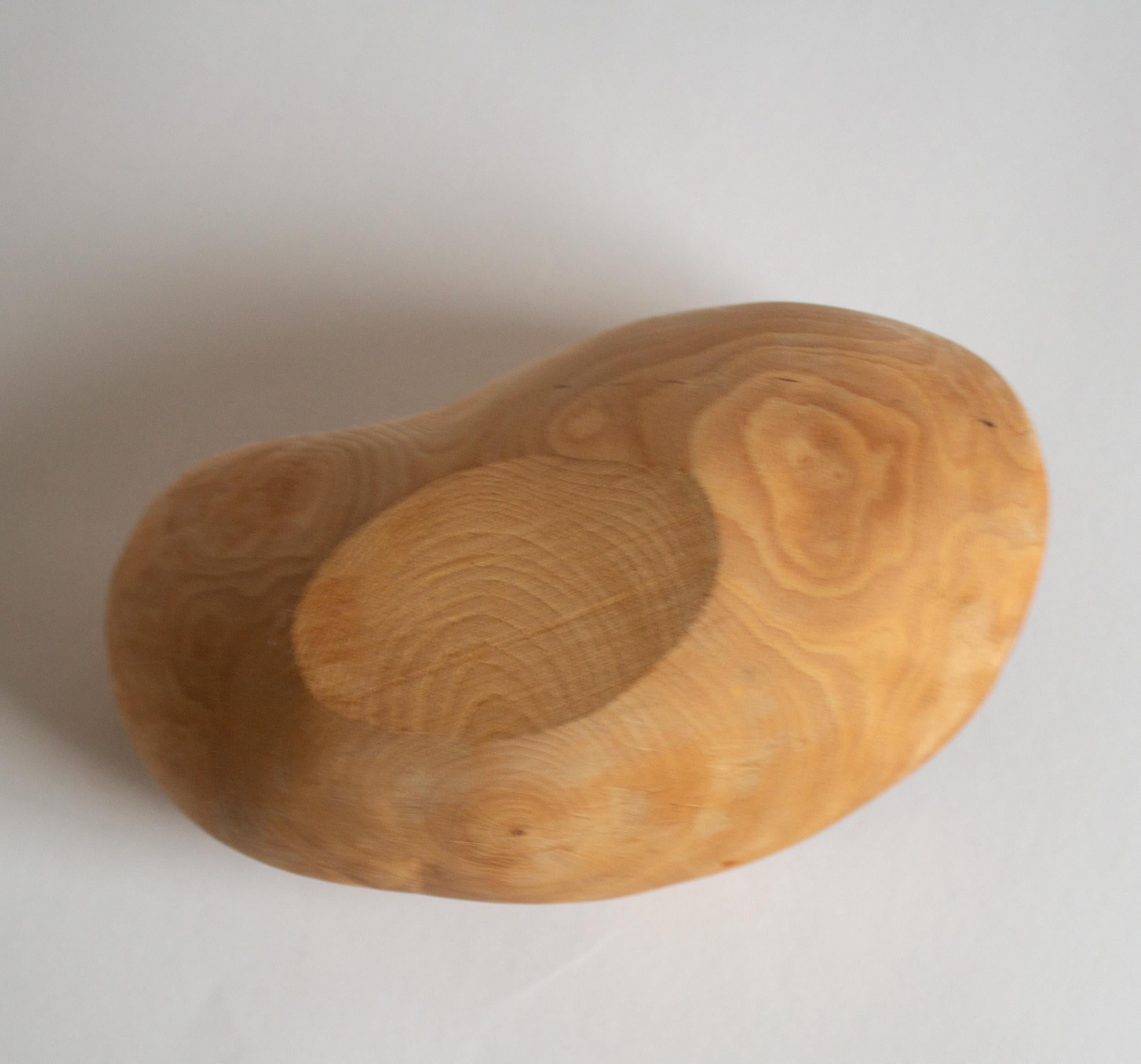 Small Organic Shaped Swedish Handmade Arte Povera Birch Bowl.
(Arte povera was a radical Italian art movement from the late 1960s to 1970s whose artists explored a range of unconventional processes and non traditional ‘everyday’ materials).