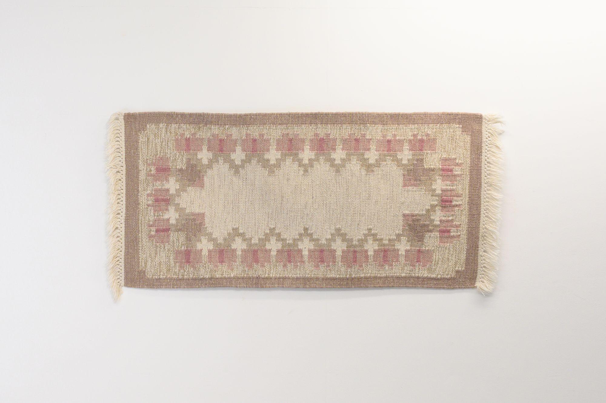 Petit Kilim suédois État moyen - En vente à London, England