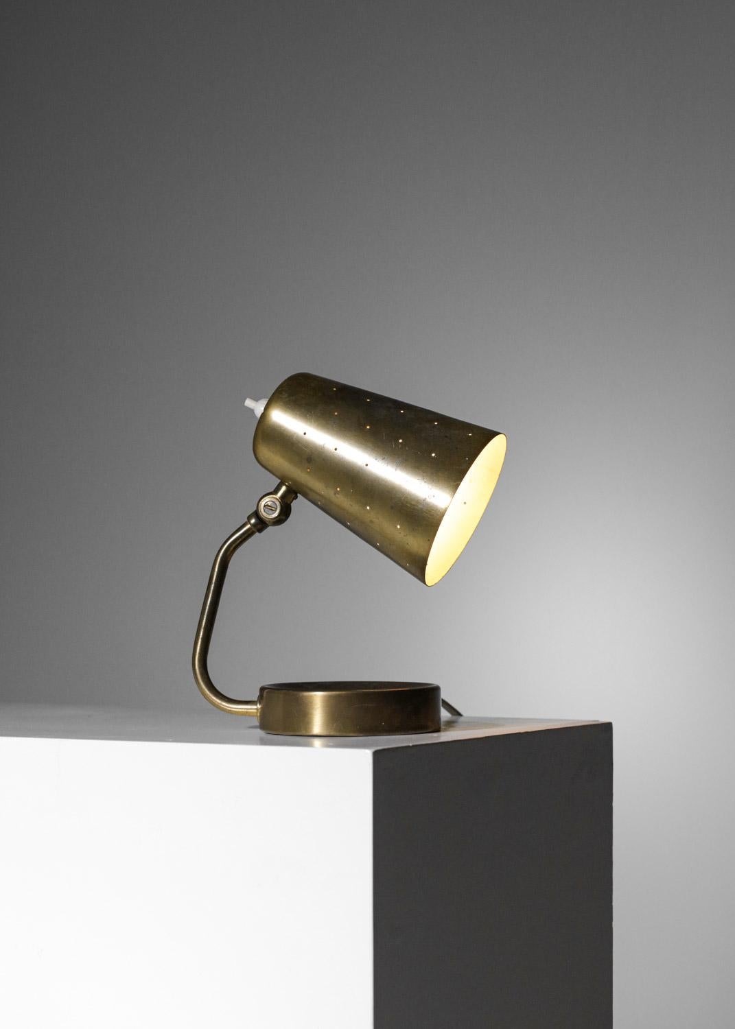 Milieu du XXe siècle Petite lampe suédoise Paavo Tynell en laiton des années 50, G417 en vente