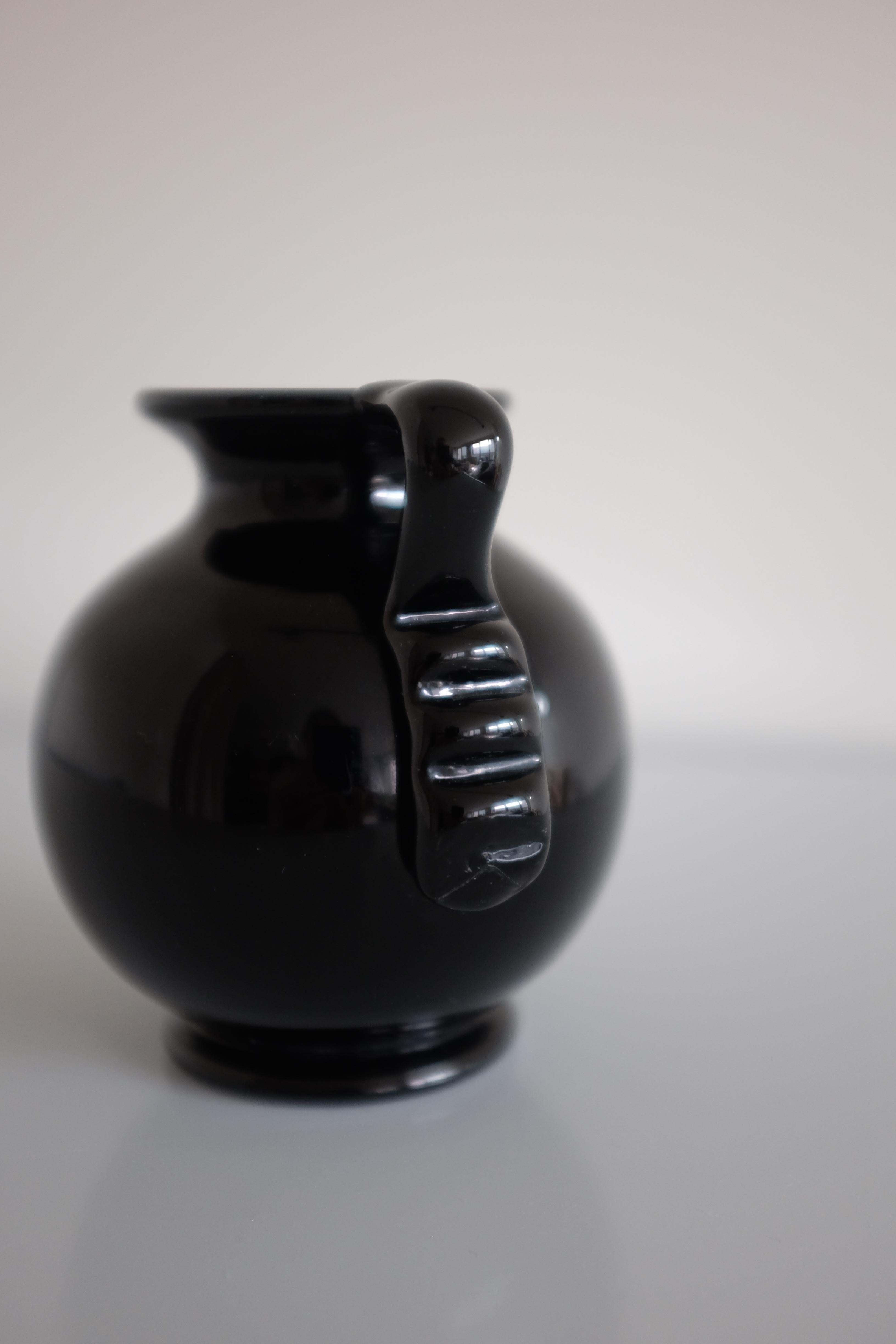 Scandinavian Modern Small Swedish Mid-century Glass Vase For Sale