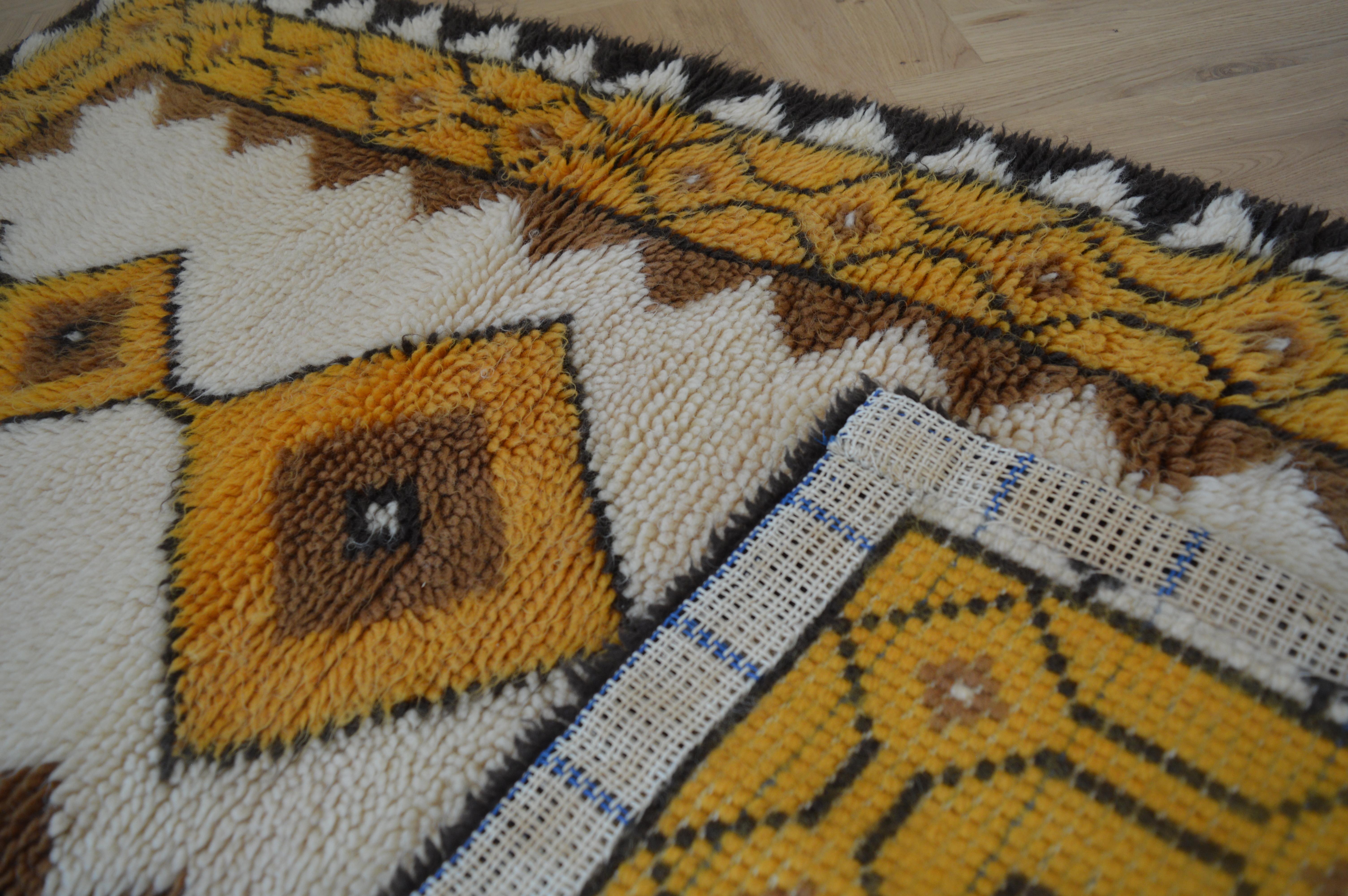 Small Swedish Midcentury Carpet, Rug, 1970s In Good Condition For Sale In Praha, CZ