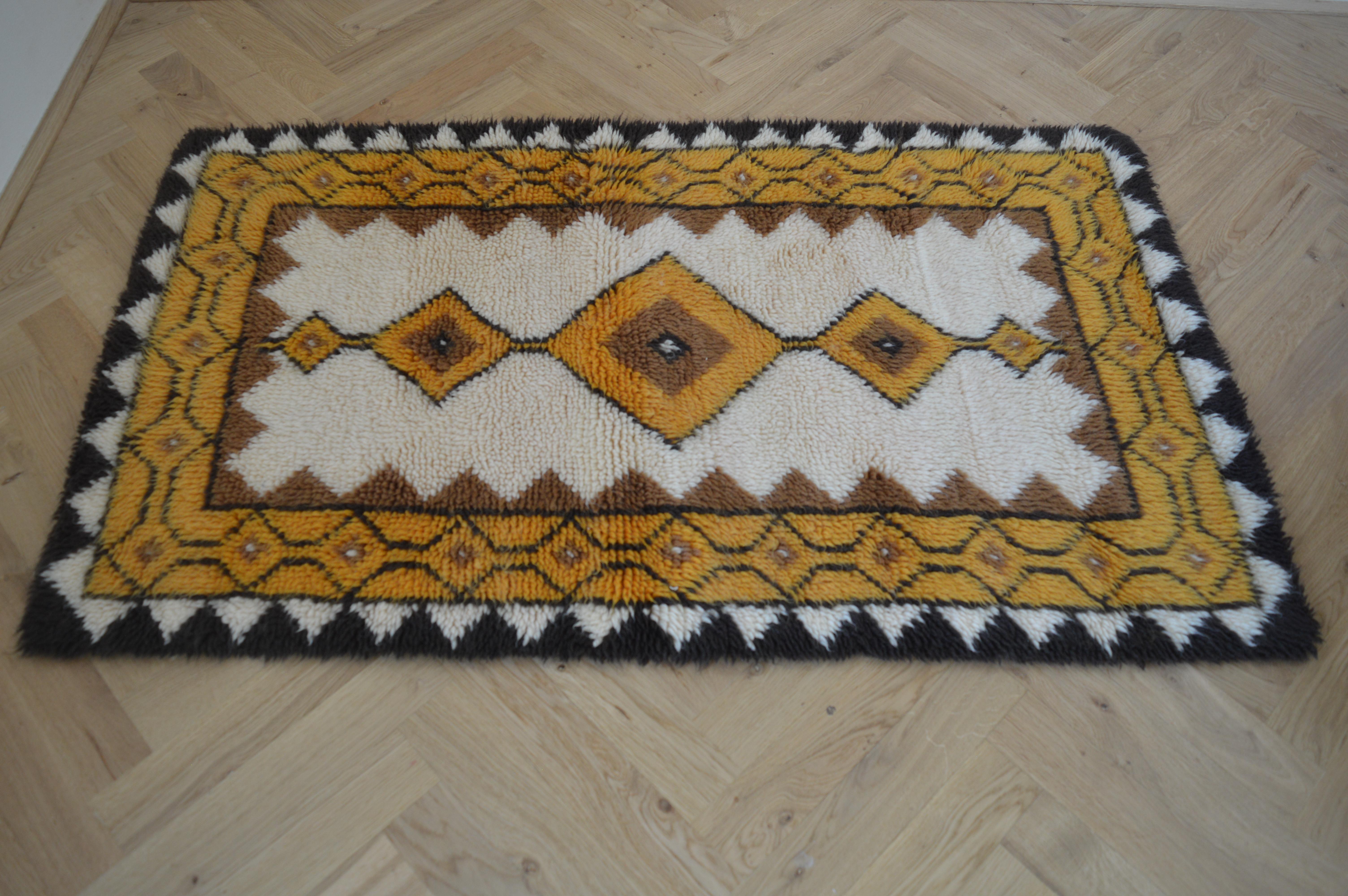 Fabric Small Swedish Midcentury Carpet, Rug, 1970s For Sale