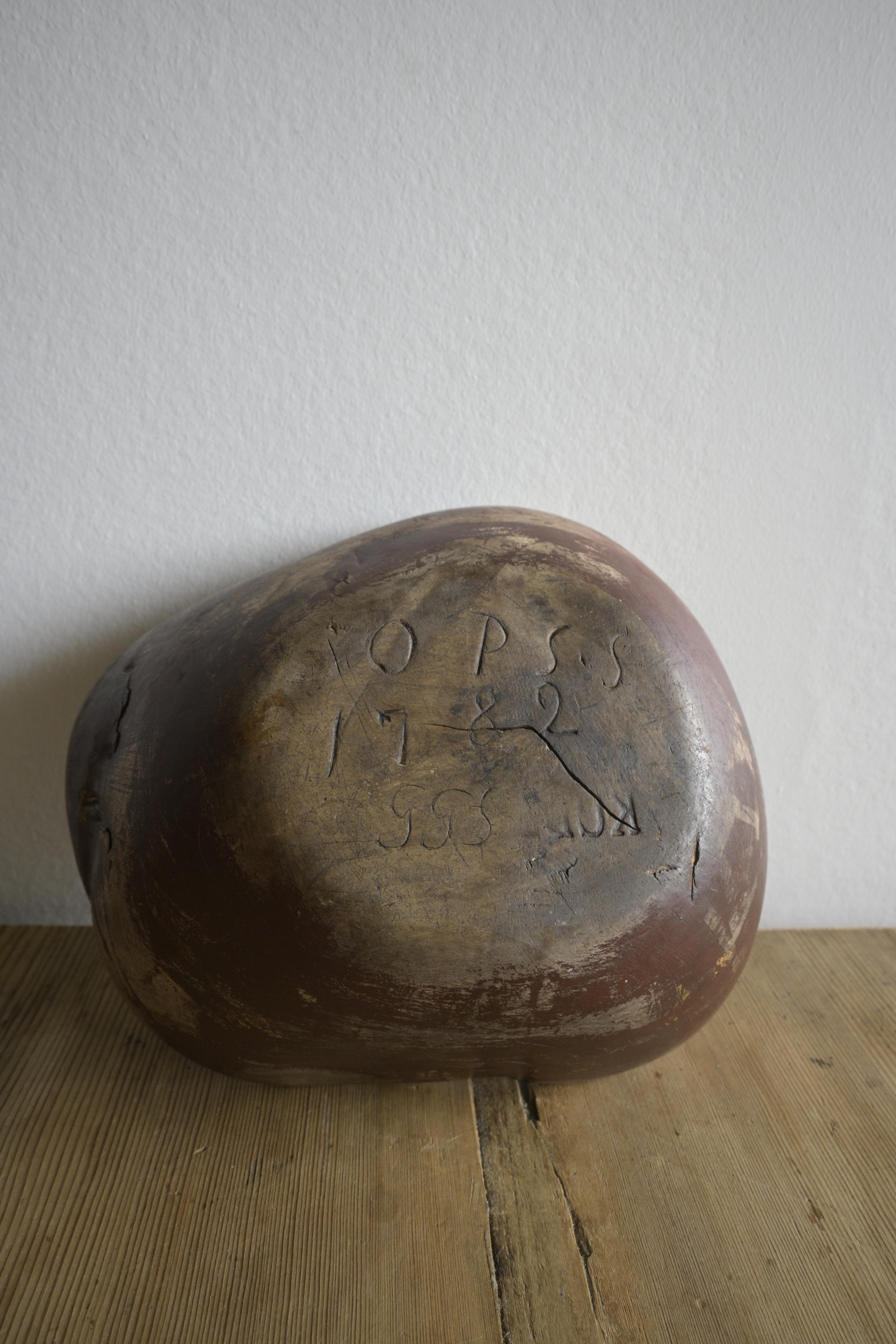 Pequeño cuenco sueco de raíces fechado en 1782 en venta 5
